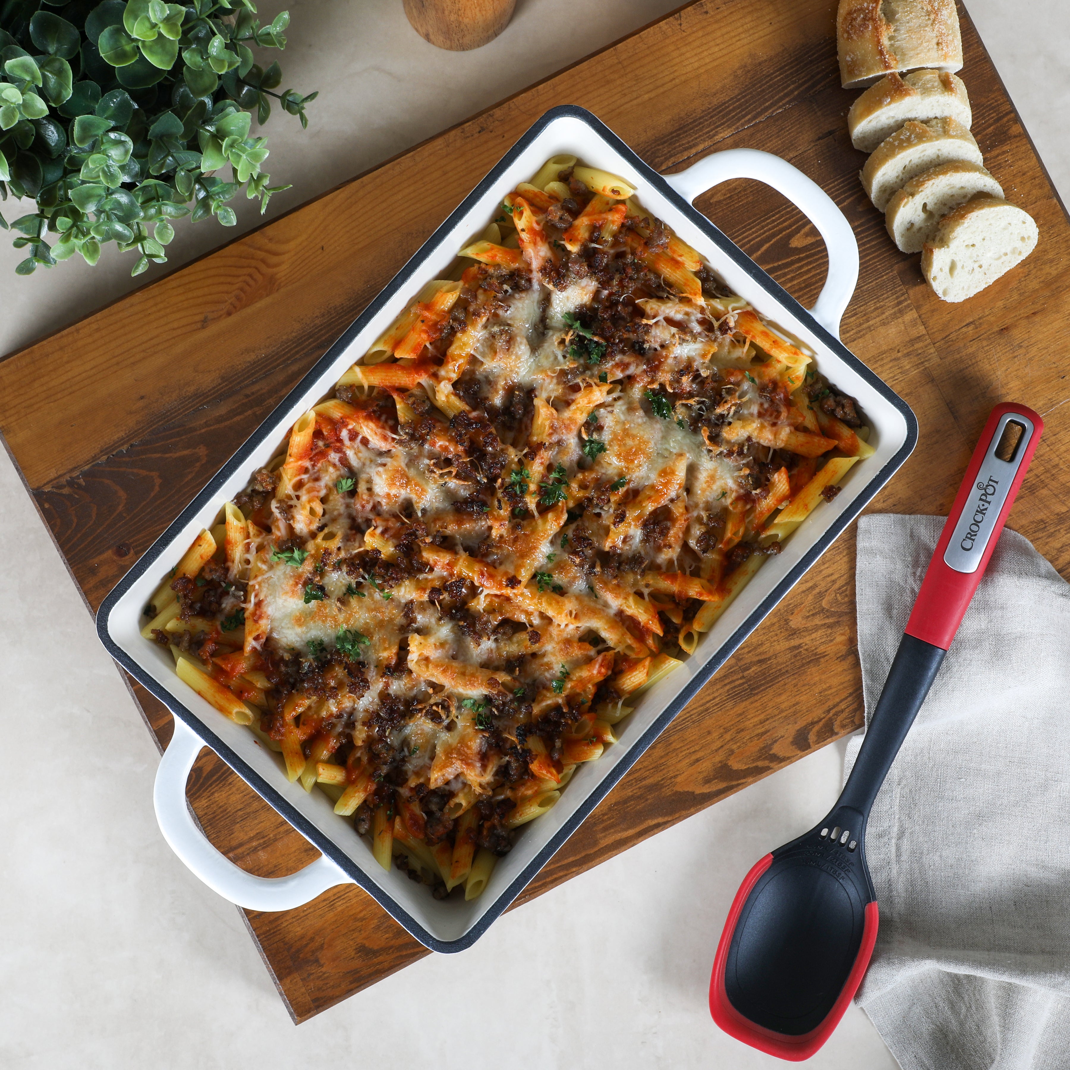 Crock-Pot Artisan 13" Enameled Cast Iron Lasagna Pan, Matte Linen White