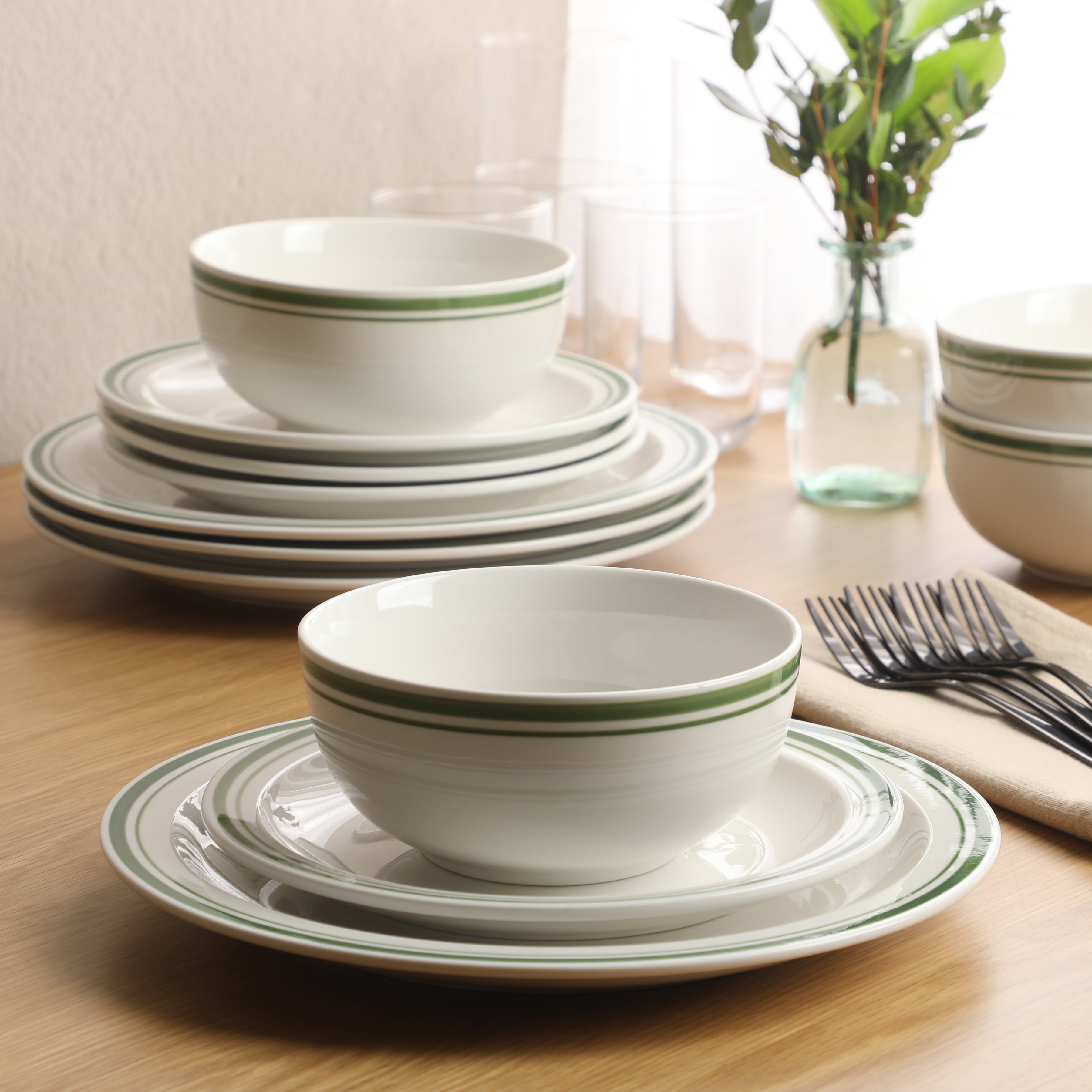 Gibson Home Hometown Diner 12-Piece Porcelain Dinnerware Set, Round Plates and Bowls Set for 4, Dishwasher Safe – Dinner Plate, Salad Plate & Cereal Bowl