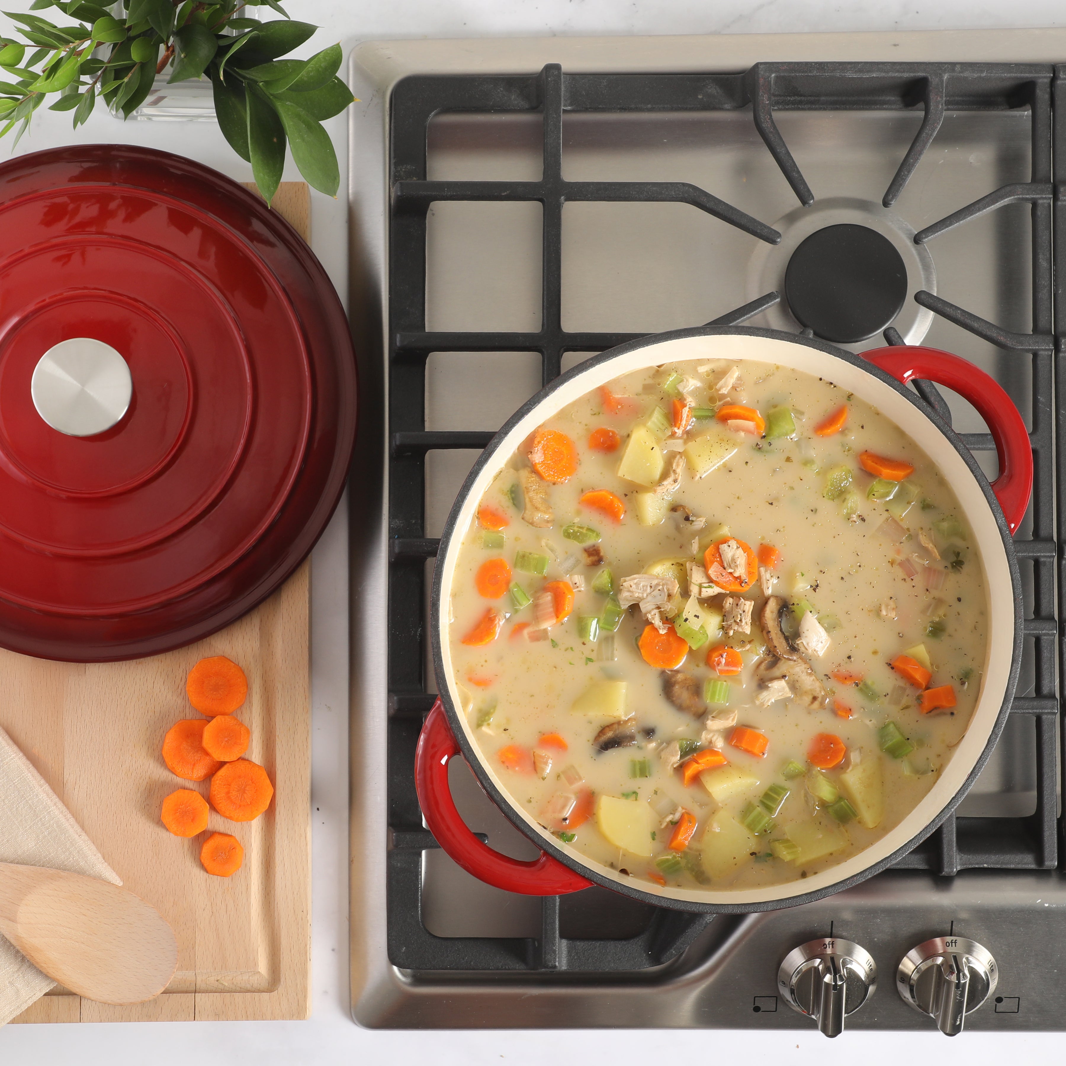 Gibson Home Addlestone 7 Quart Enameled Cast Iron Dutch Oven