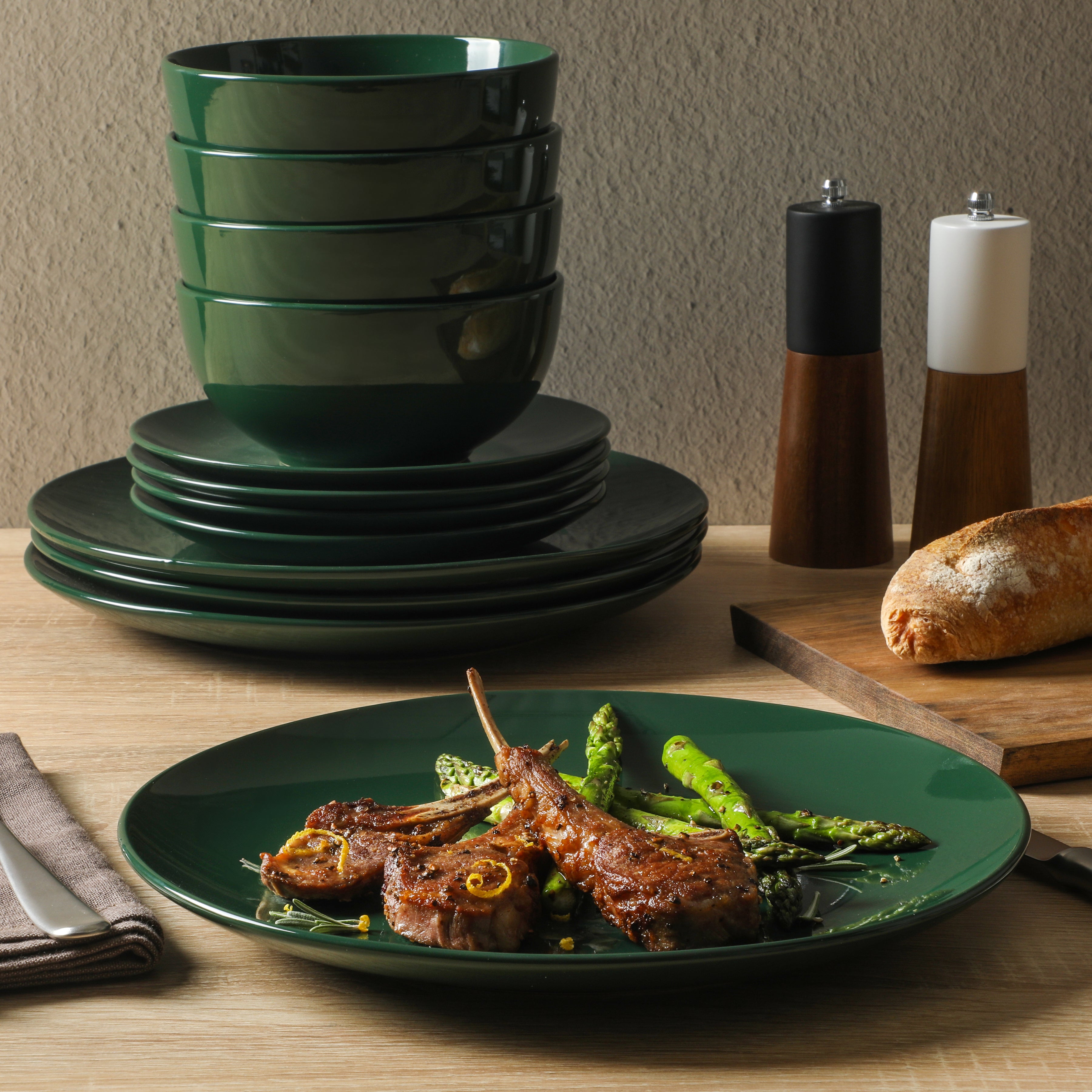 Gibson Home Simple Essential (Service for 4) Plates and Bowls Porcelain Solid Color Dishes Ceramic Dinnerware Set - Hunter Green