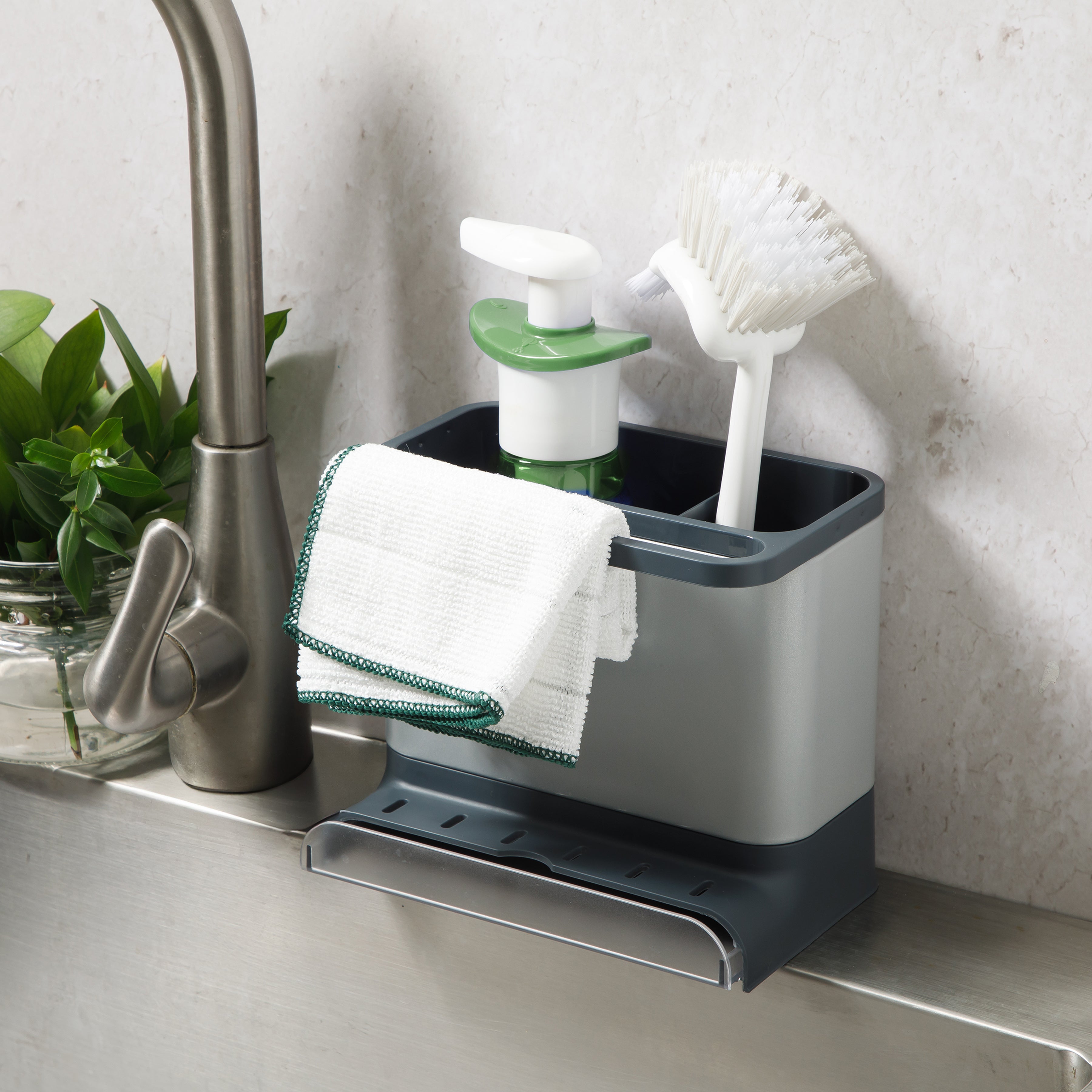 Gibson Home Ledgebrook Sink Caddy With Metal Panel, Metal Sponge Holder for Kitchen Sink, Countertop Organizer and Storage Essentials With Drain Board