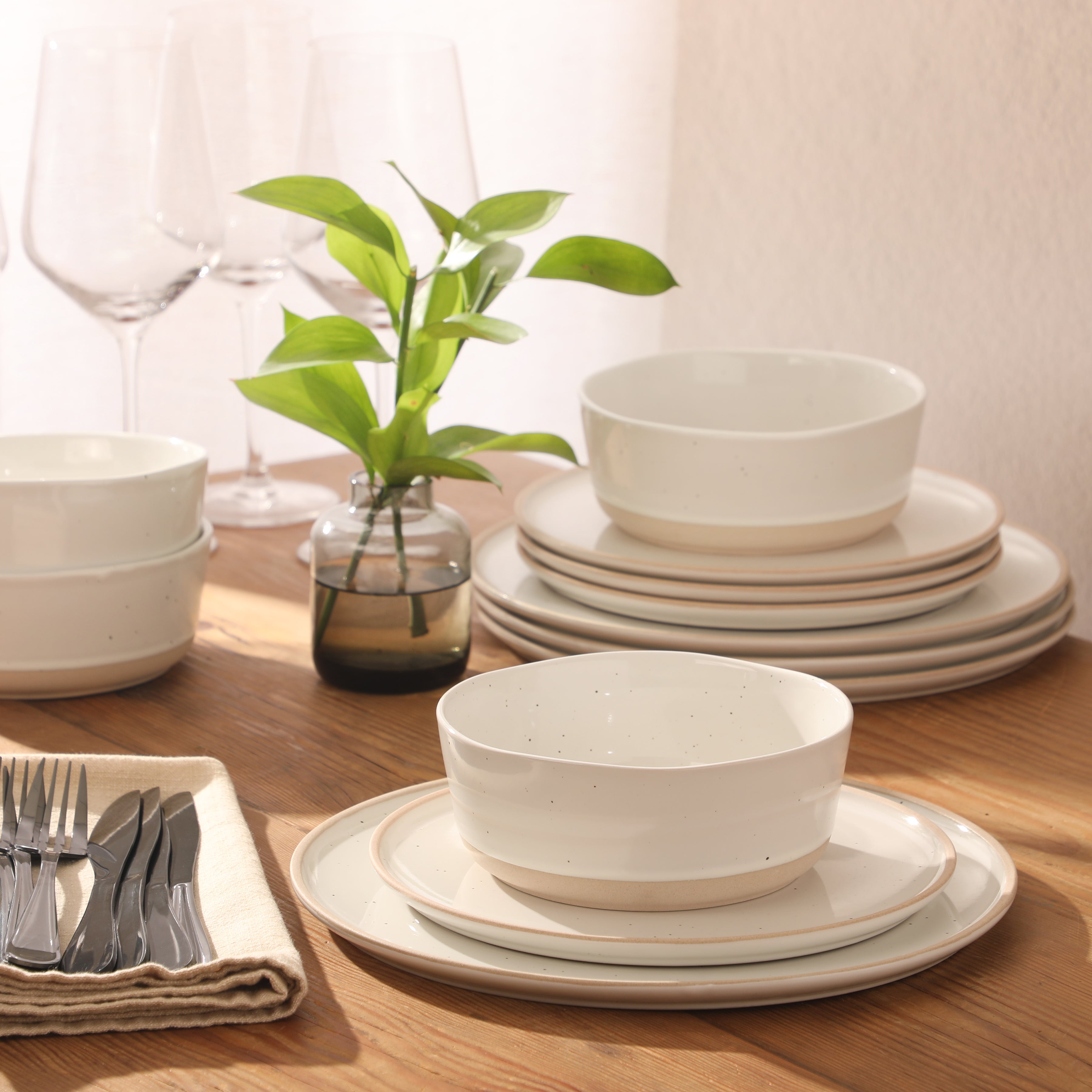 Gibson Elite Humphrey Lane 12 Piece (Service for 4) Plates and Bowls Reactive Glaze Dishes Stoneware Ceramic Dinnerware Set