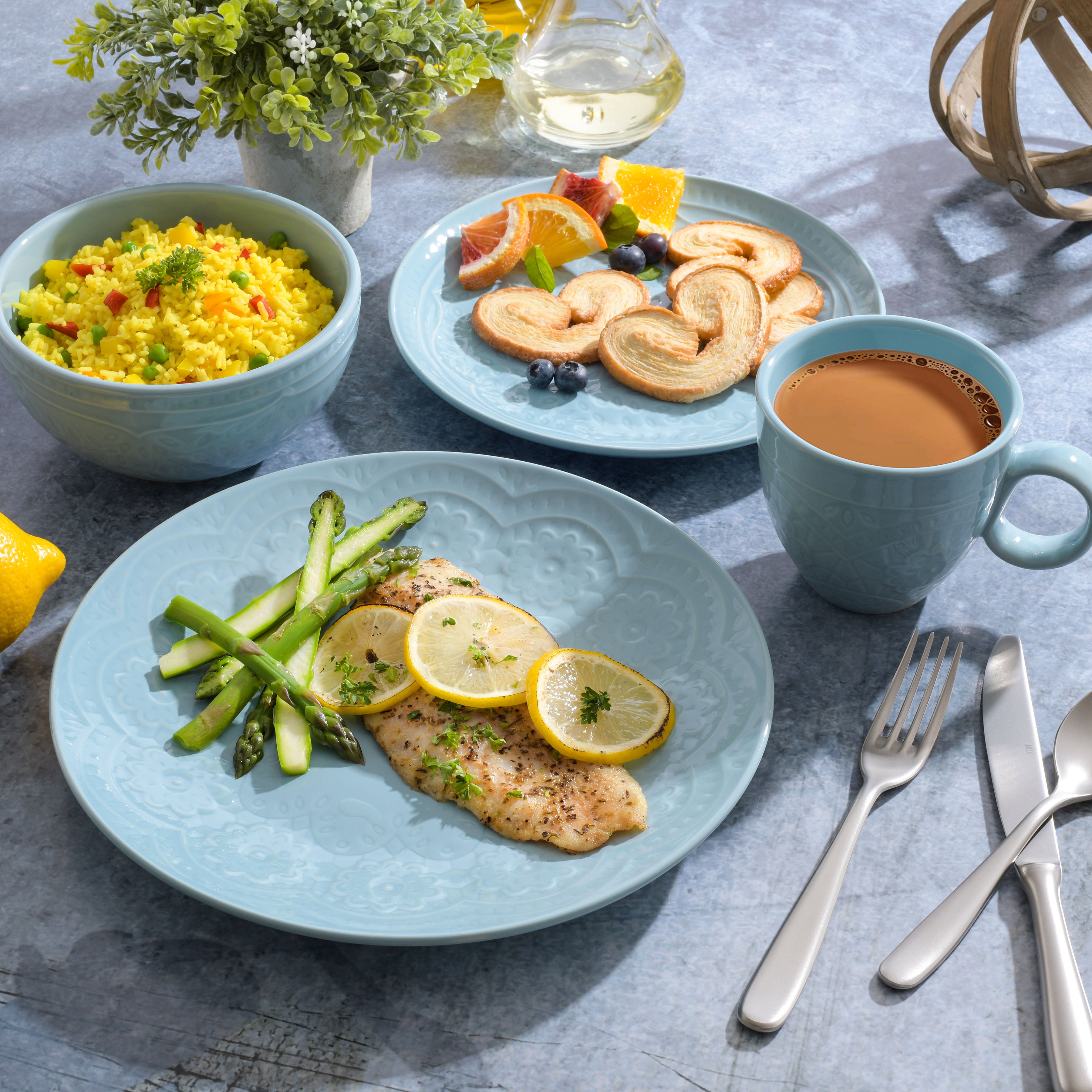 Gibson Elite Alemany 16-Piece Porcelain Dinnerware Set - Aqua