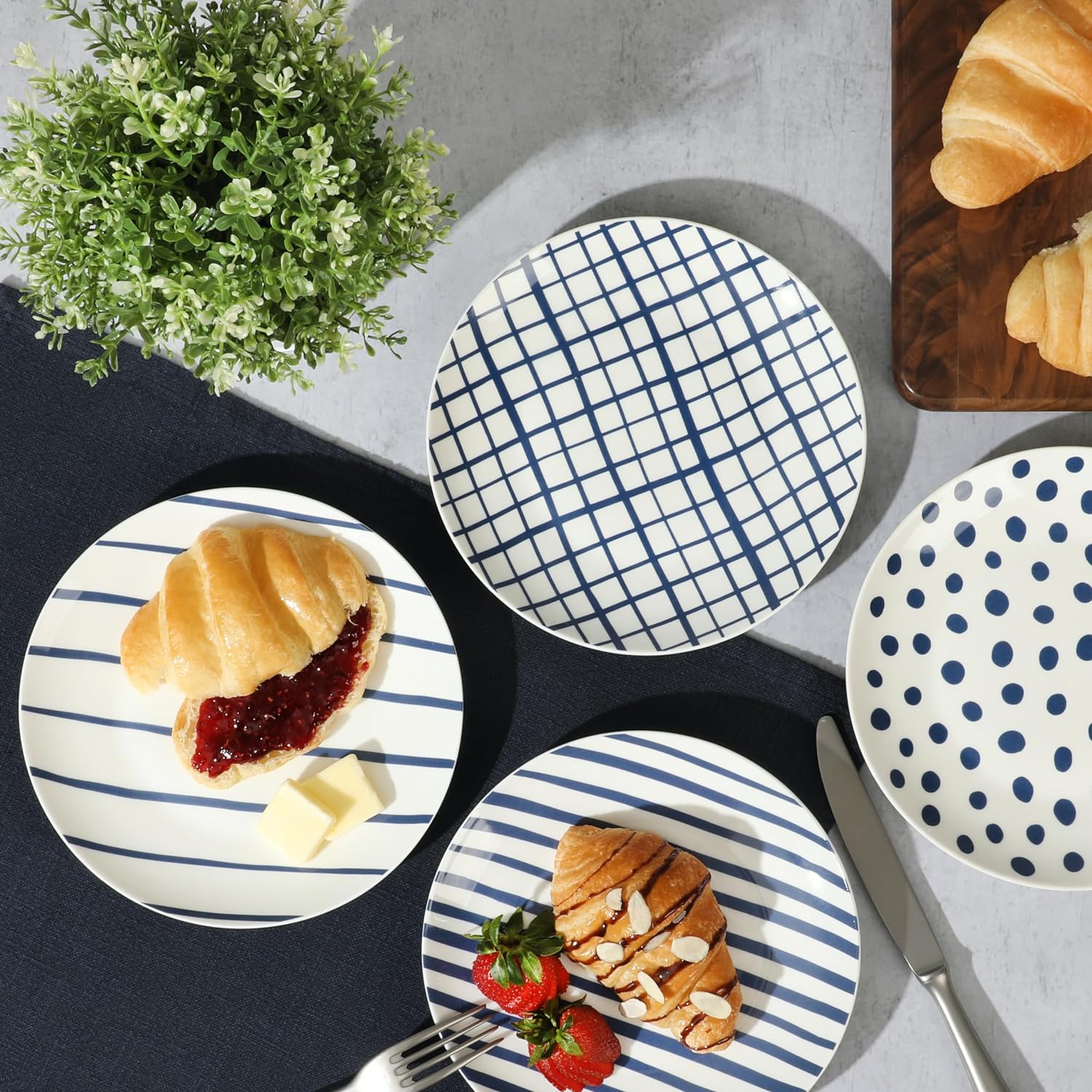 Gibson Home Seaboard Decorated White and Blue Porcelain Plates and Bowls Dinnerware Set