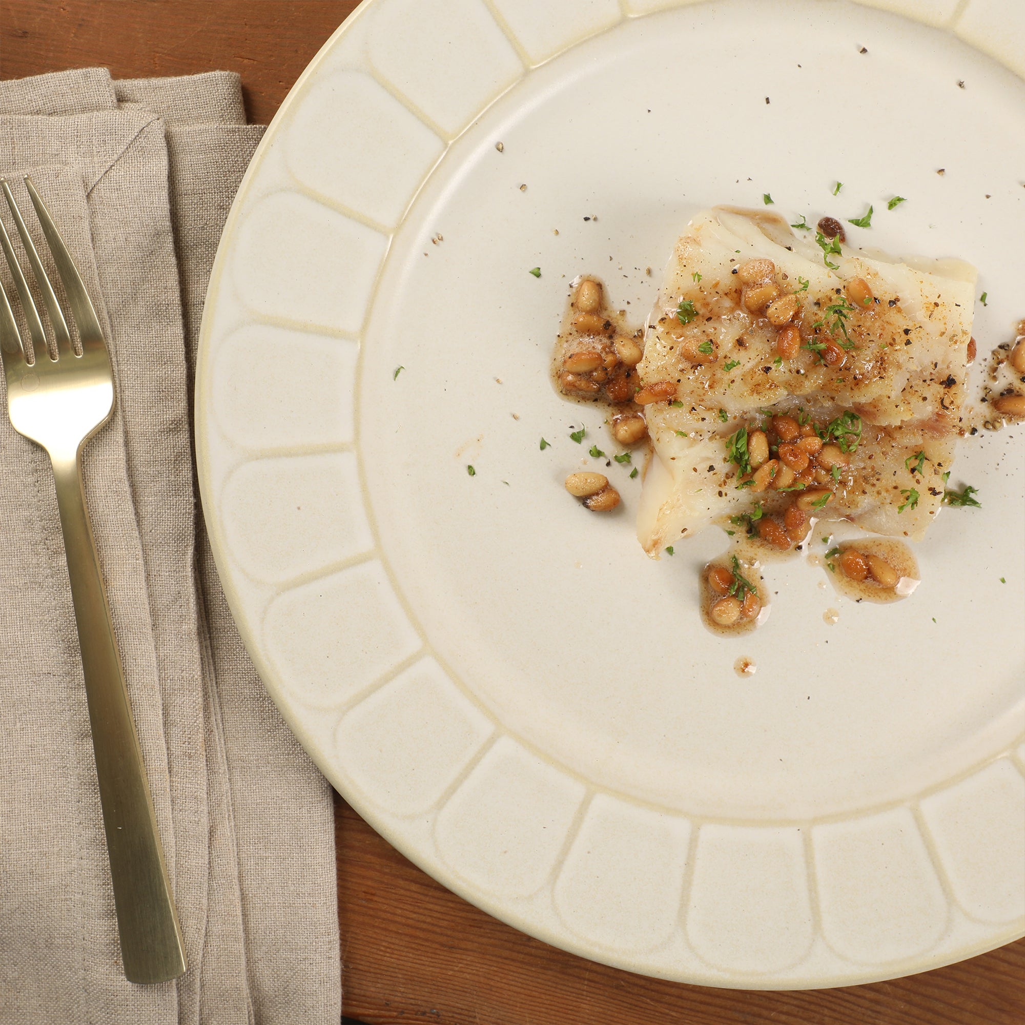 Gibson Elite Winchester Way 12-Piece Embossed Stoneware Dinnerware Set – Reactive Matte Glaze, Durable Lightweight-Tech Plates & Bowls, Everyday Dish Set, Microwave & Dishwasher Safe – Off-White