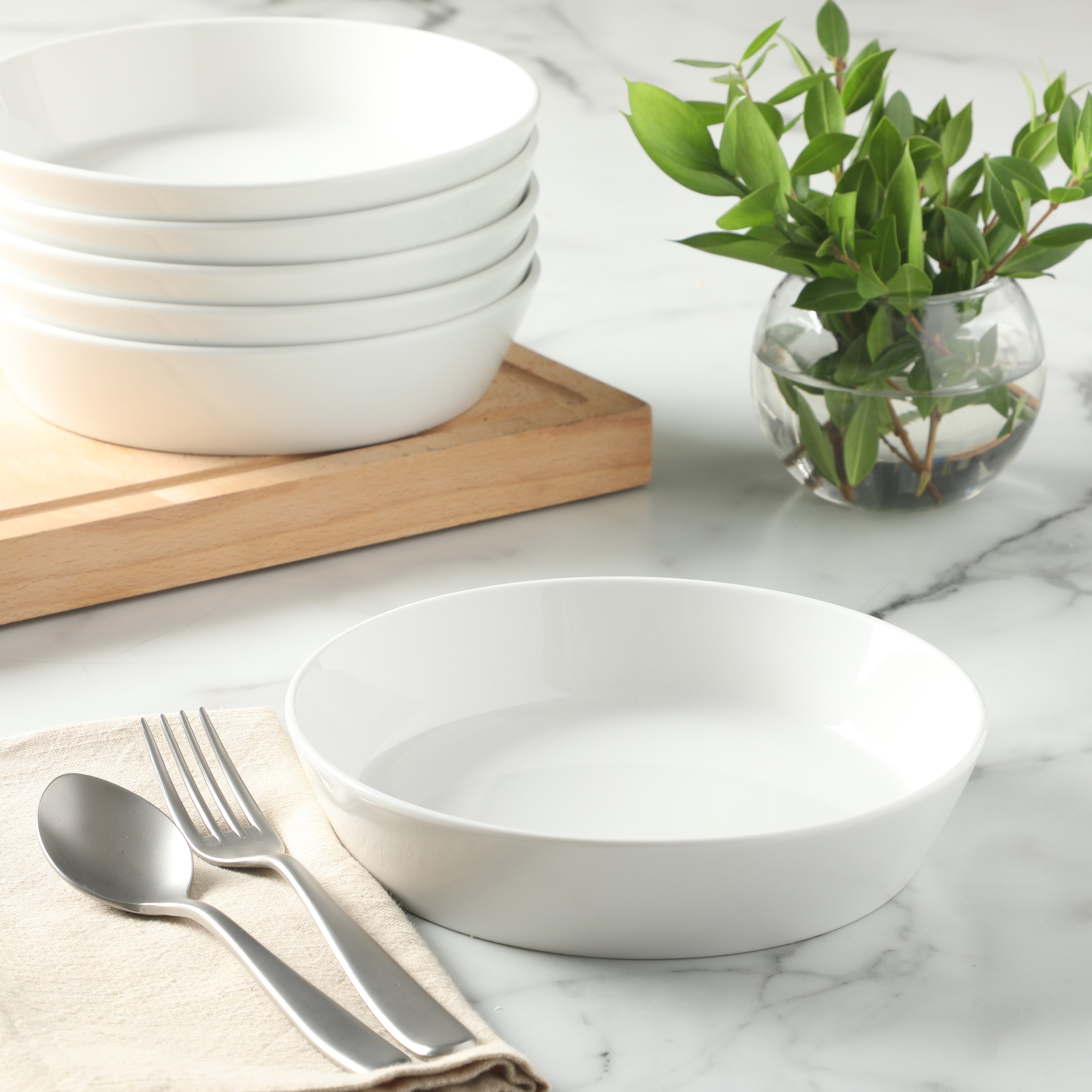 Martha Stewart Selma 6-Piece 41oz 8 Inch Large Pasta Bowls Porcelain Ceramic Chip and Scratch Resistant Shallow Salad  Bowl, Serving Bowls, Soup Bowls Set, Dishwasher & Microwave Safe White