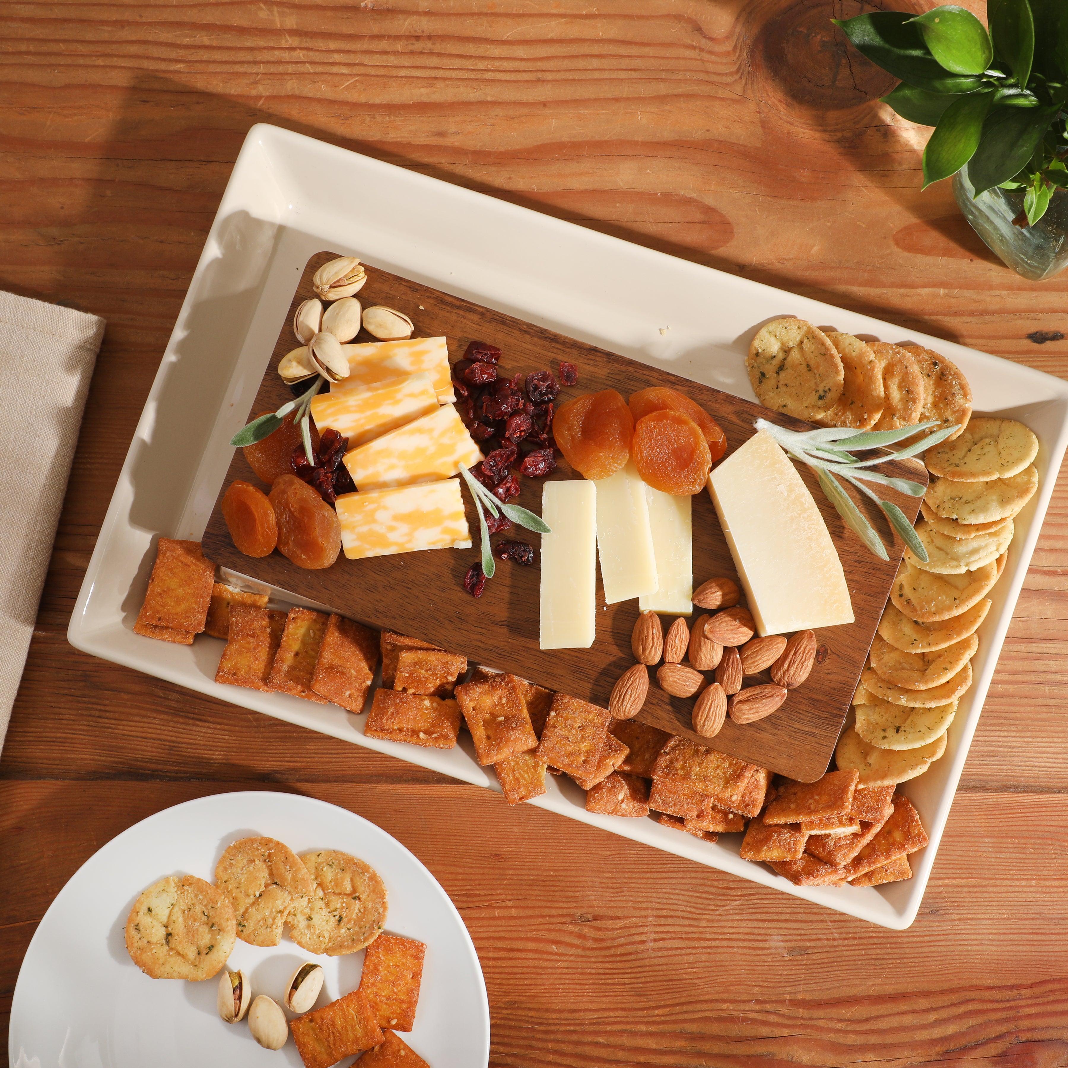 Gibson Elite 3-Section Stoneware Serving Tray with Acacia Lid – Taupe Rectangular Chip & Dip, Condiment, Snack and Appetizer Server for Parties & Entertaining