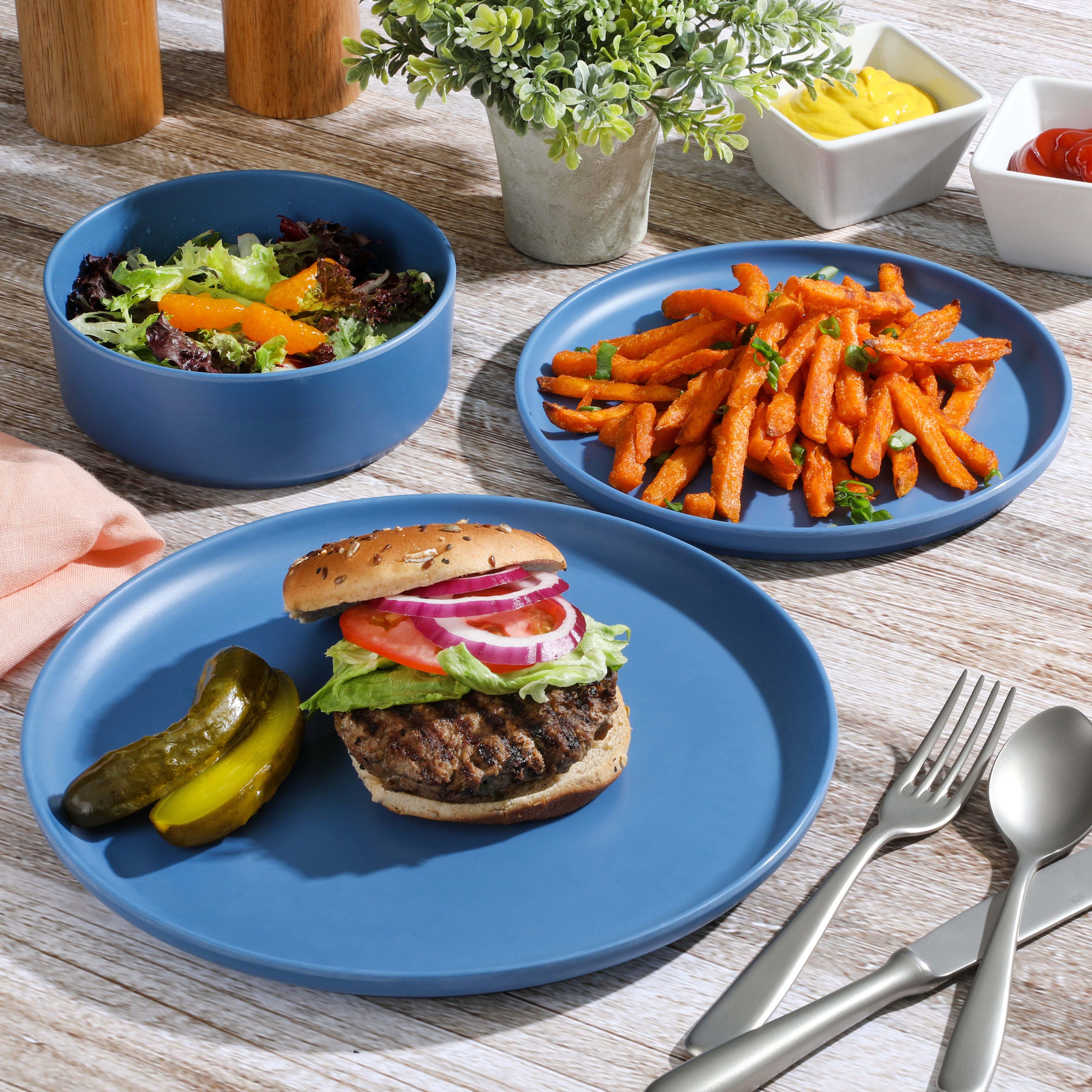 MAISON テレキャスタイプレスポール Gibson Home Canyon Crest 12-Piece Stackable Matte Melamine Dinnerware