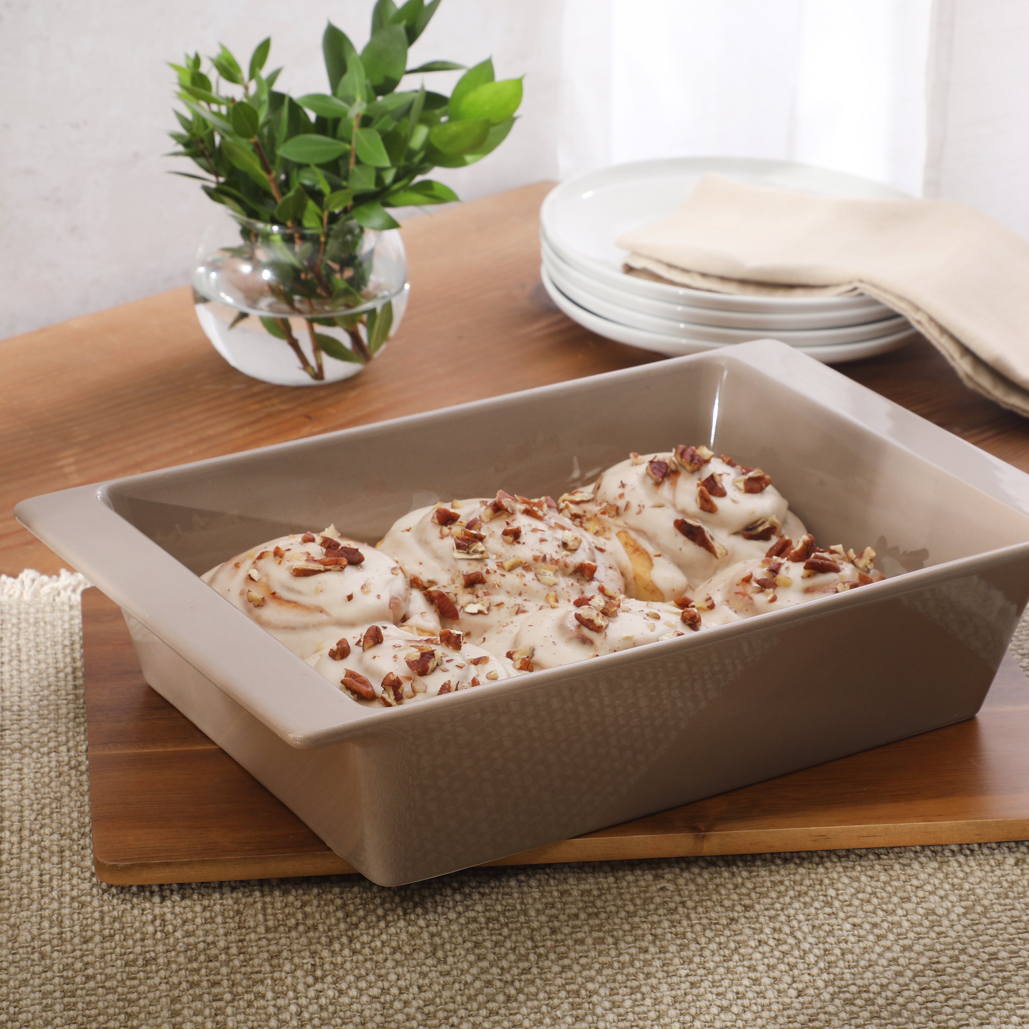 Gibson Elite 2.75-Quart 13.5" x 8.5" Stoneware Baking Dish with Acacia Wood Lid – Taupe Rectangular Oven Safe Baker for Casseroles, Roasting & Serving
