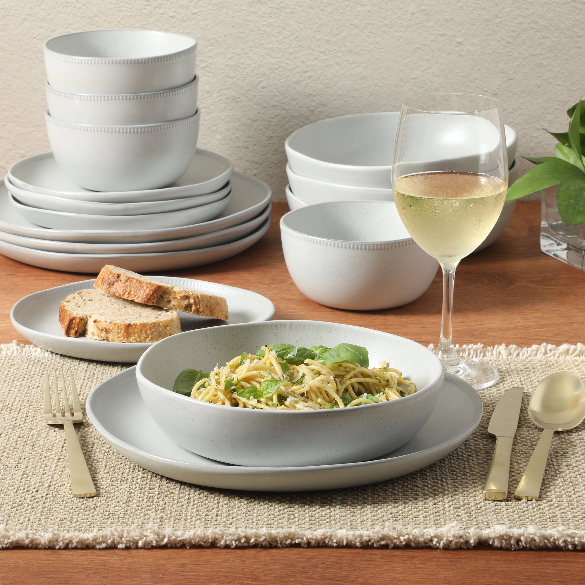 Gibson Elite Menlo Park 16-Piece Pottery Clay Stoneware Dinnerware Set –  Reactive Glaze, Embossed Plates and Bowls W/ Pasta Bowl, Service for 4 – Microwave & Dishwasher Safe