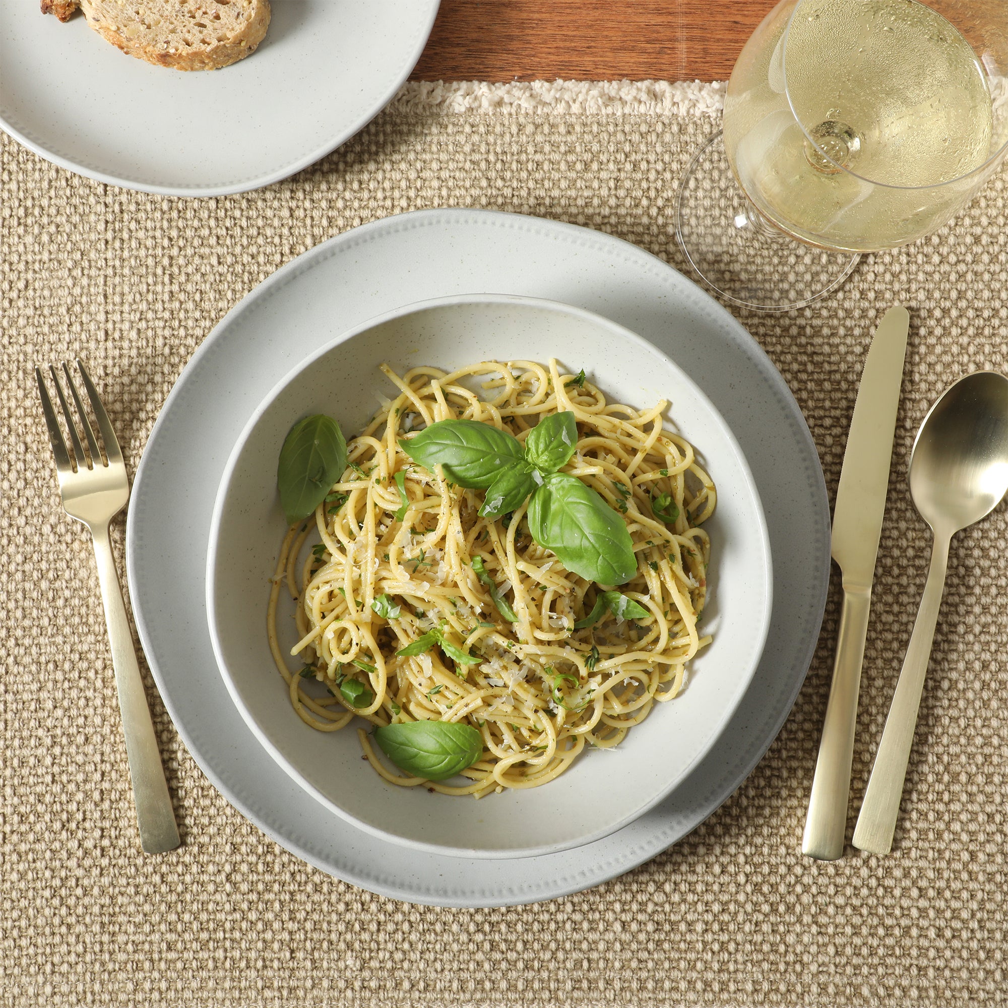 Gibson Elite Menlo Park 16-Piece Pottery Clay Stoneware Dinnerware Set –  Reactive Glaze, Embossed Plates and Bowls W/ Pasta Bowl, Service for 4 – Microwave & Dishwasher Safe