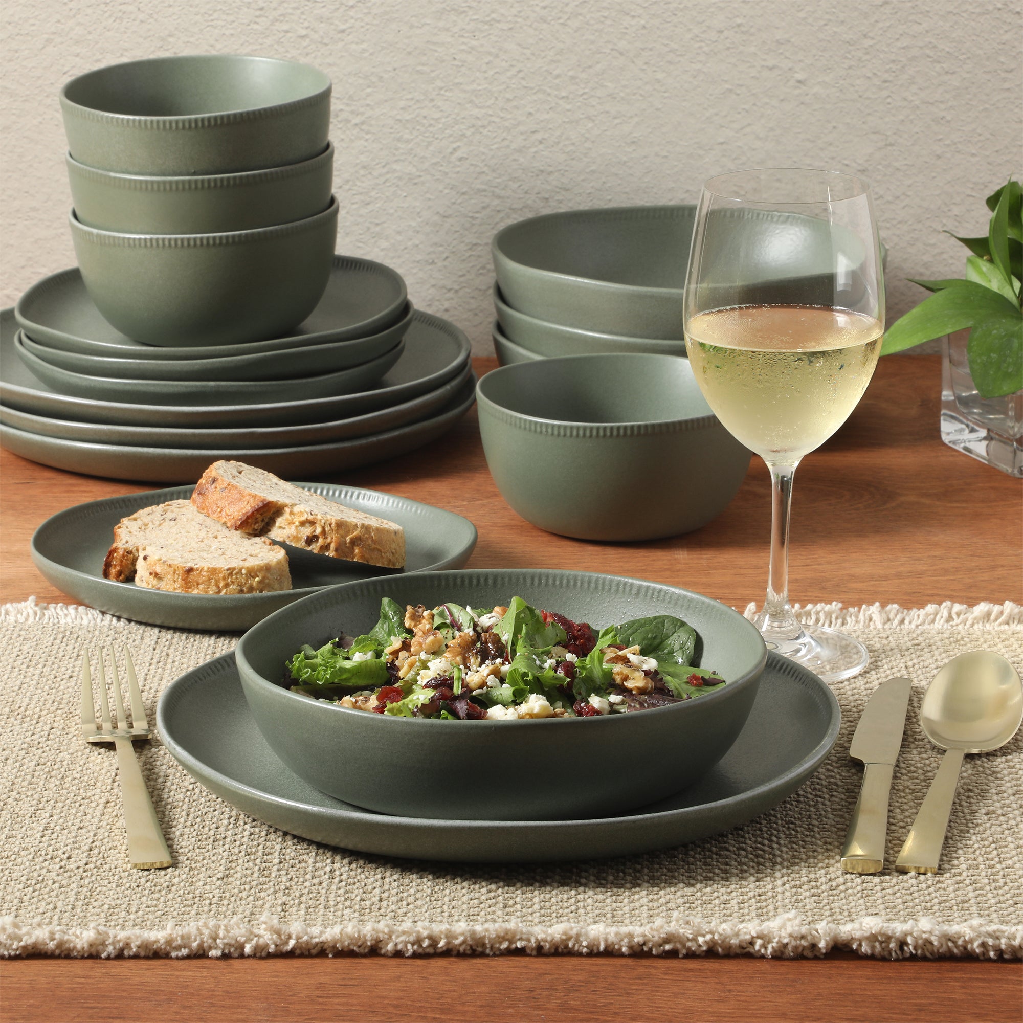 Gibson Elite Menlo Park 16-Piece Pottery Clay Stoneware Dinnerware Set –  Reactive Glaze, Embossed Plates and Bowls W/ Pasta Bowl, Service for 4 – Microwave & Dishwasher Safe