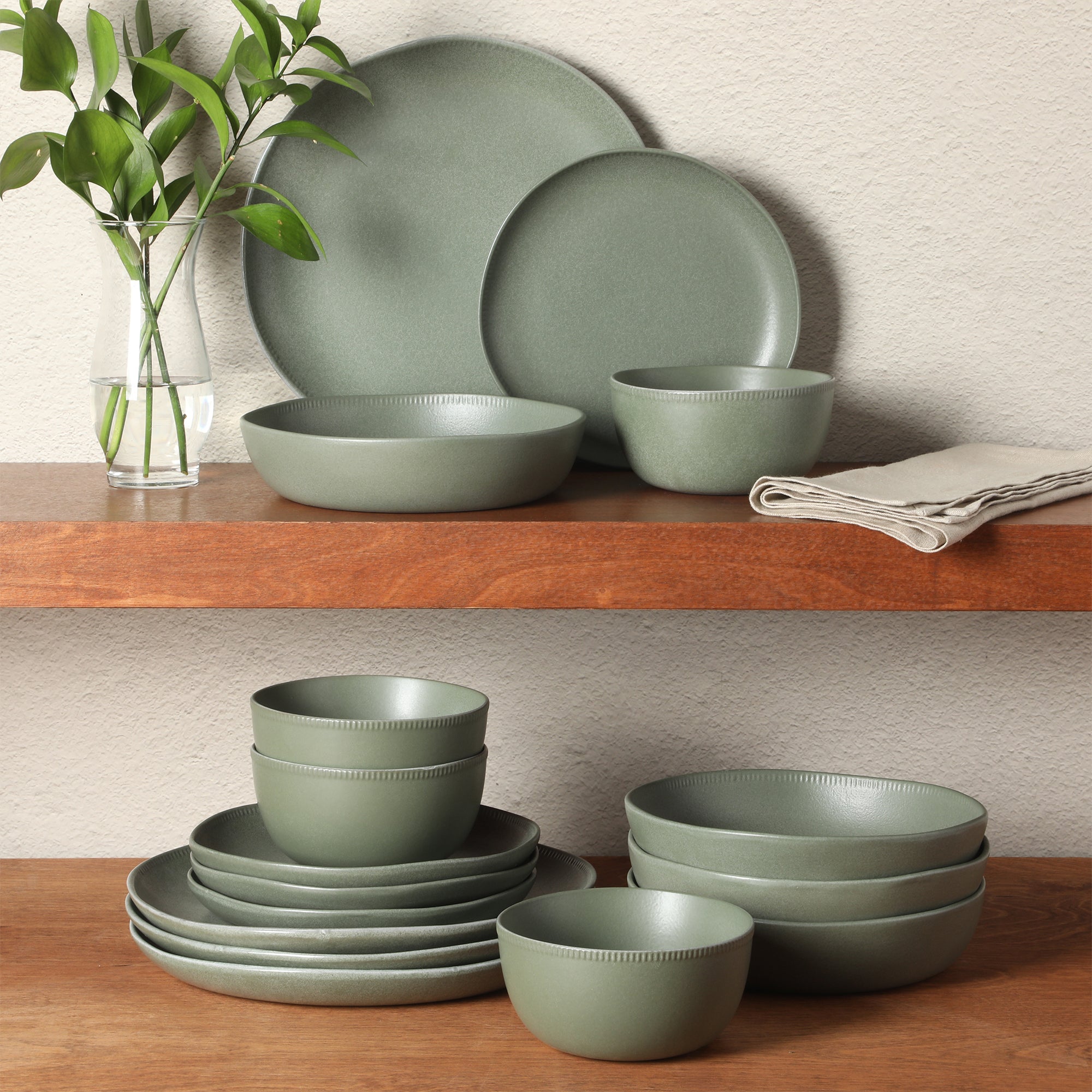 Gibson Elite Menlo Park 16-Piece Pottery Clay Stoneware Dinnerware Set –  Reactive Glaze, Embossed Plates and Bowls W/ Pasta Bowl, Service for 4 – Microwave & Dishwasher Safe