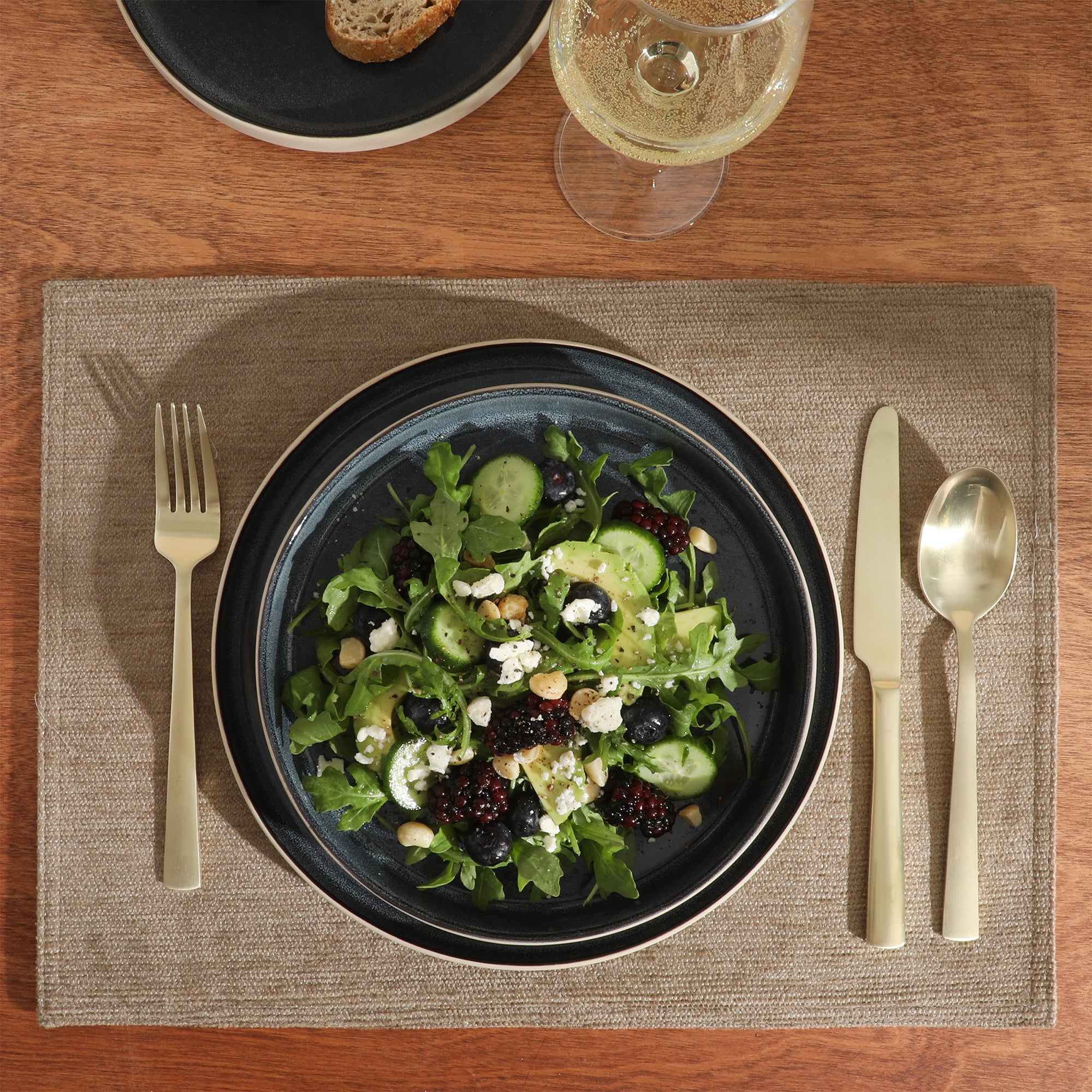 Gibson Elite Liberty Bay 16-Piece Pottery Clay Stoneware Dinnerware Set –  Reactive Glaze, Stackable Plates and Bowls W/ Pasta Bowl, Service for 4 – Microwave & Dishwasher Safe