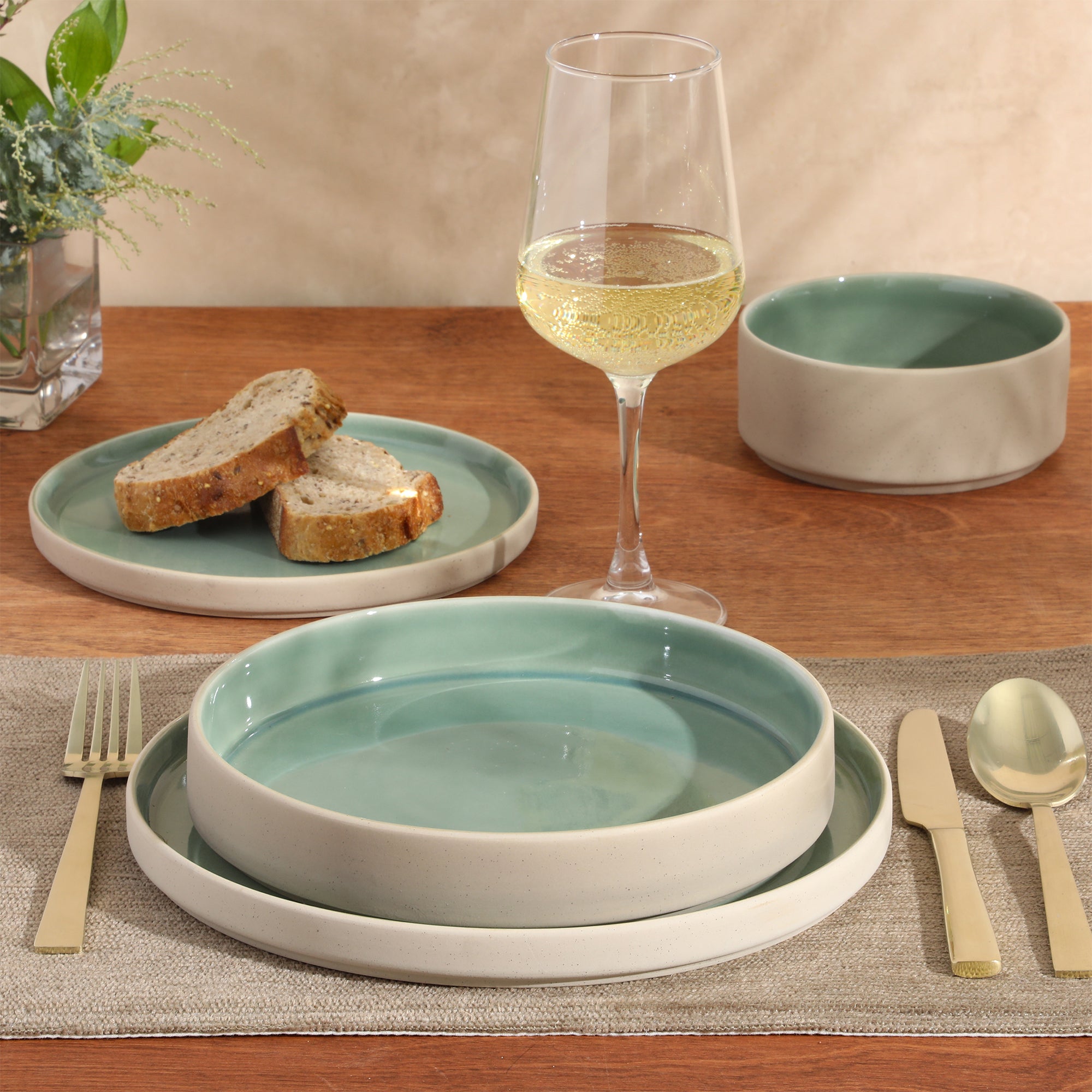 Gibson Elite Liberty Bay 16-Piece Pottery Clay Stoneware Dinnerware Set –  Reactive Glaze, Stackable Plates and Bowls W/ Pasta Bowl, Service for 4 – Microwave & Dishwasher Safe