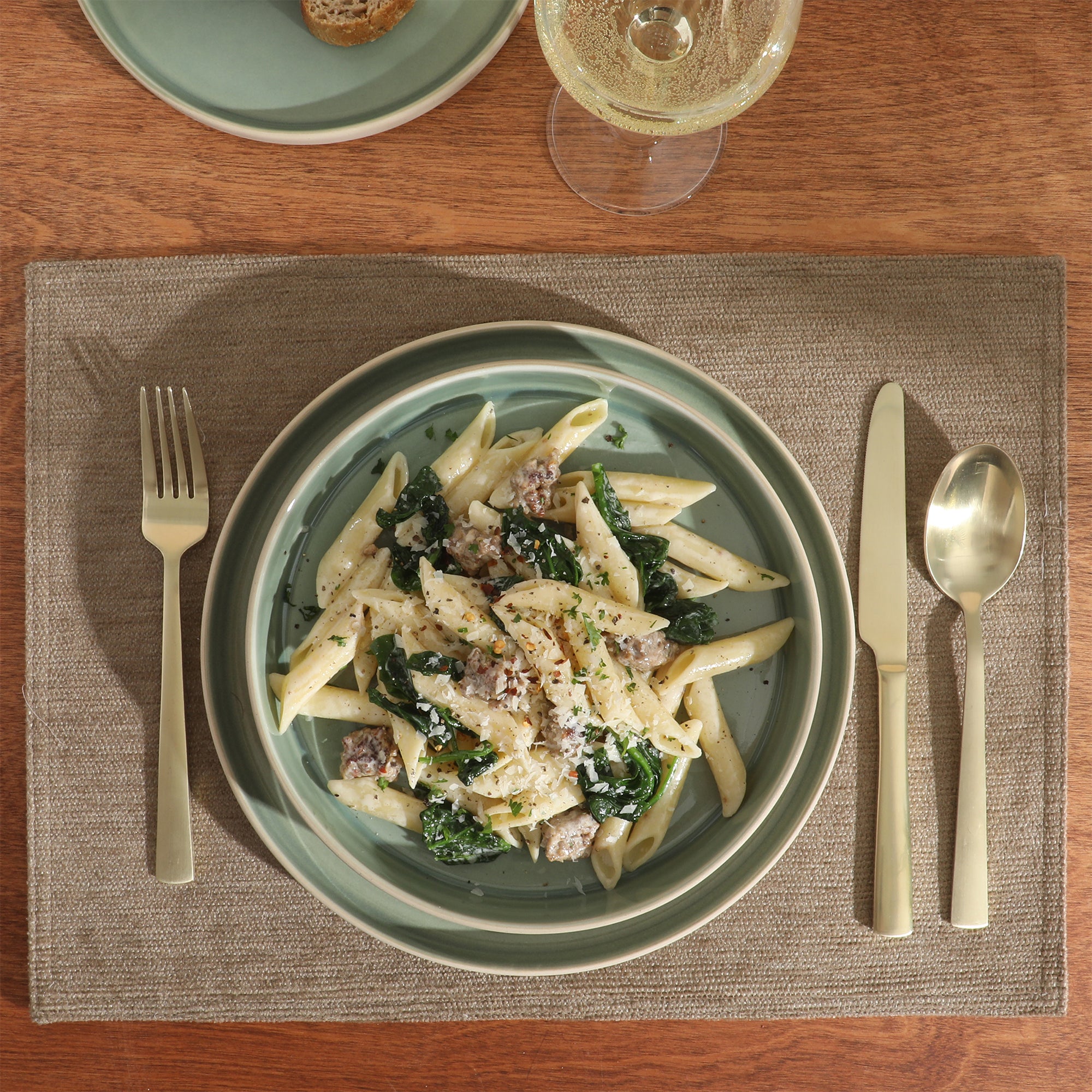 Gibson Elite Liberty Bay 16-Piece Pottery Clay Stoneware Dinnerware Set –  Reactive Glaze, Stackable Plates and Bowls W/ Pasta Bowl, Service for 4 – Microwave & Dishwasher Safe