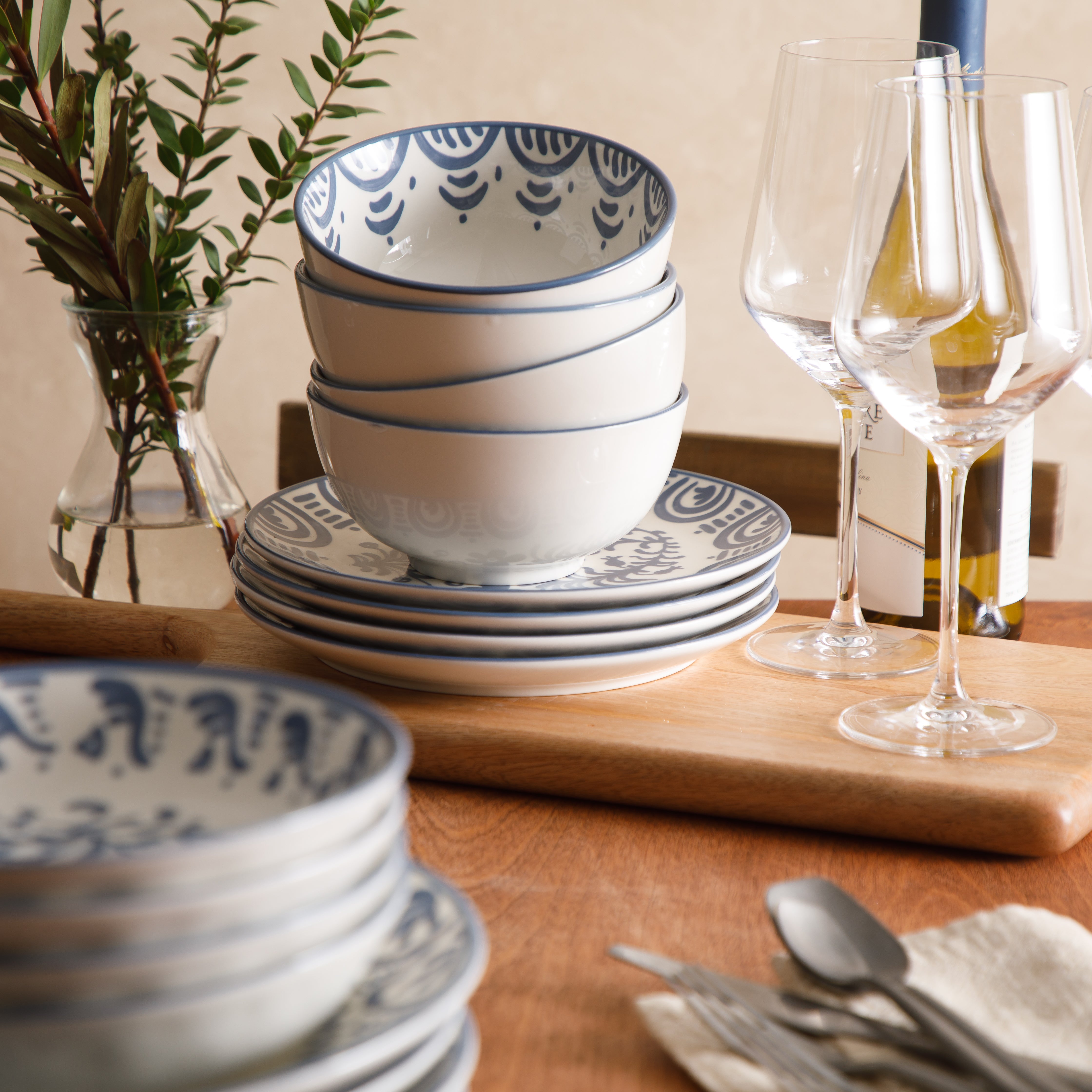 Bloomhouse 16-Piece Stoneware Dinnerware Set, Iris Blue