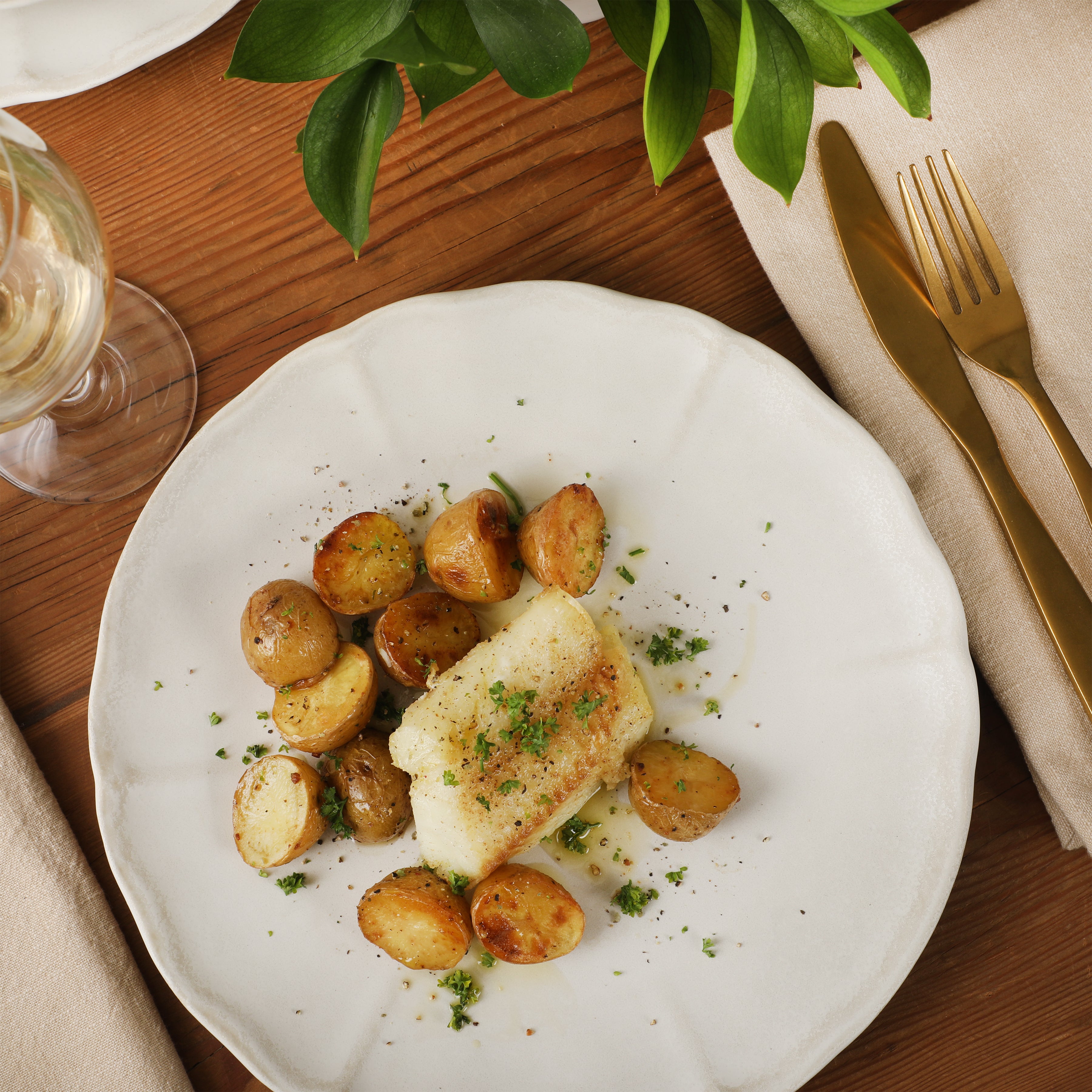 Gibson Elite Vista Rossio - Made In Portugal - 12 Piece Dinnerware Set for 4,  Ceramic Plates and Bowls Sets, Stoneware Dinner Plates and Bowls