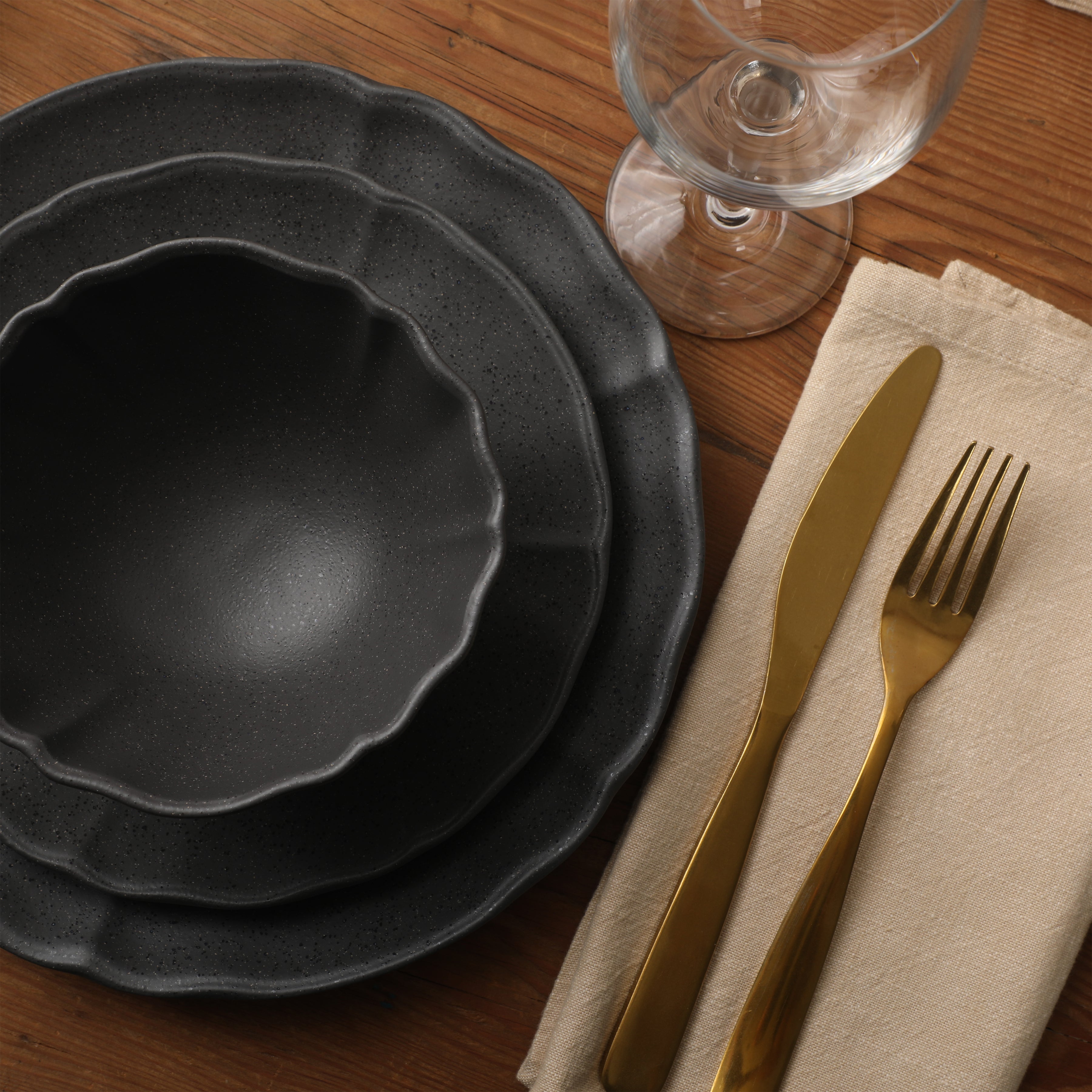 Gibson Elite Vista Rossio - Made In Portugal - 12 Piece Dinnerware Set for 4,  Ceramic Plates and Bowls Sets, Stoneware Dinner Plates and Bowls