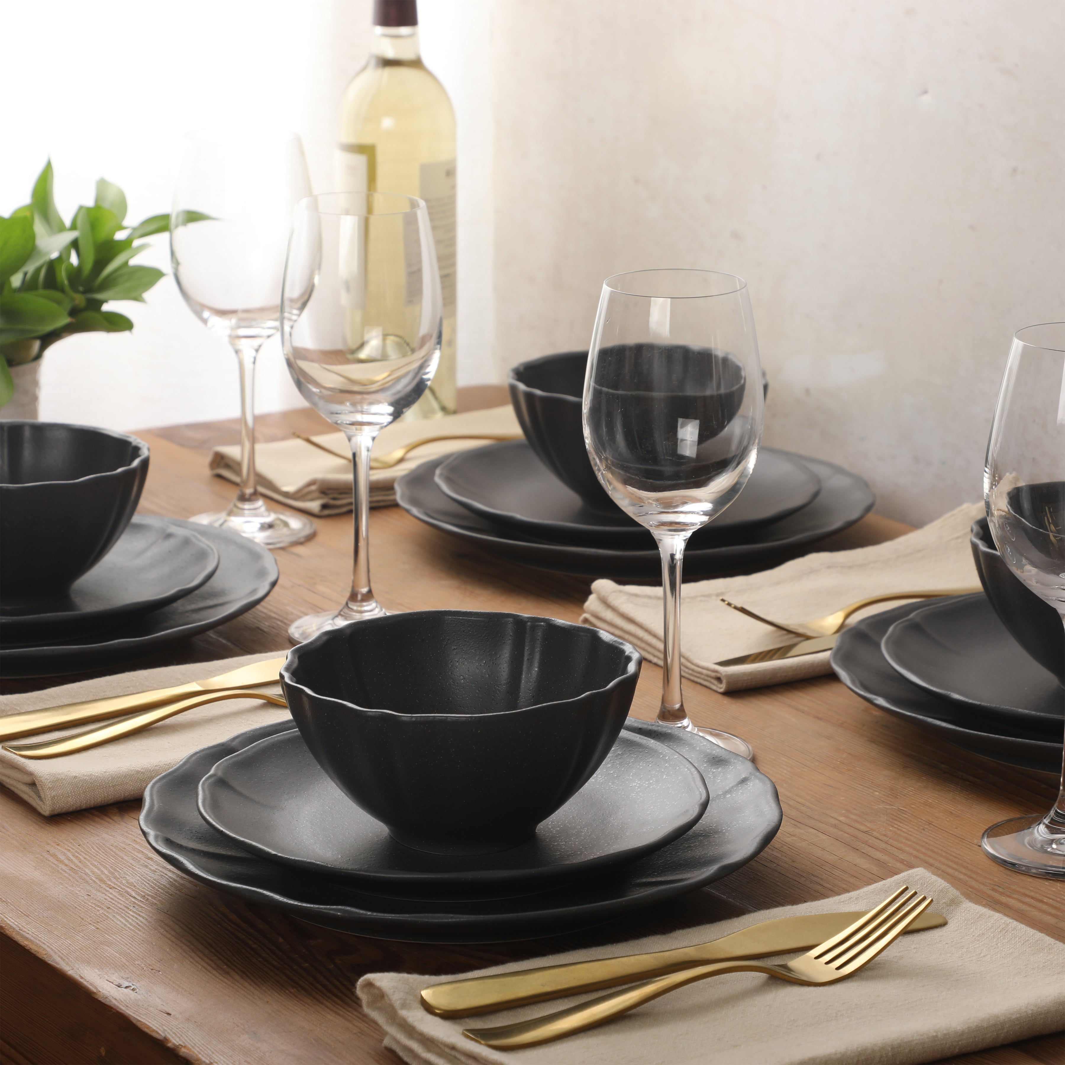 Gibson Elite Vista Rossio - Made In Portugal - 12 Piece Dinnerware Set for 4,  Ceramic Plates and Bowls Sets, Stoneware Dinner Plates and Bowls