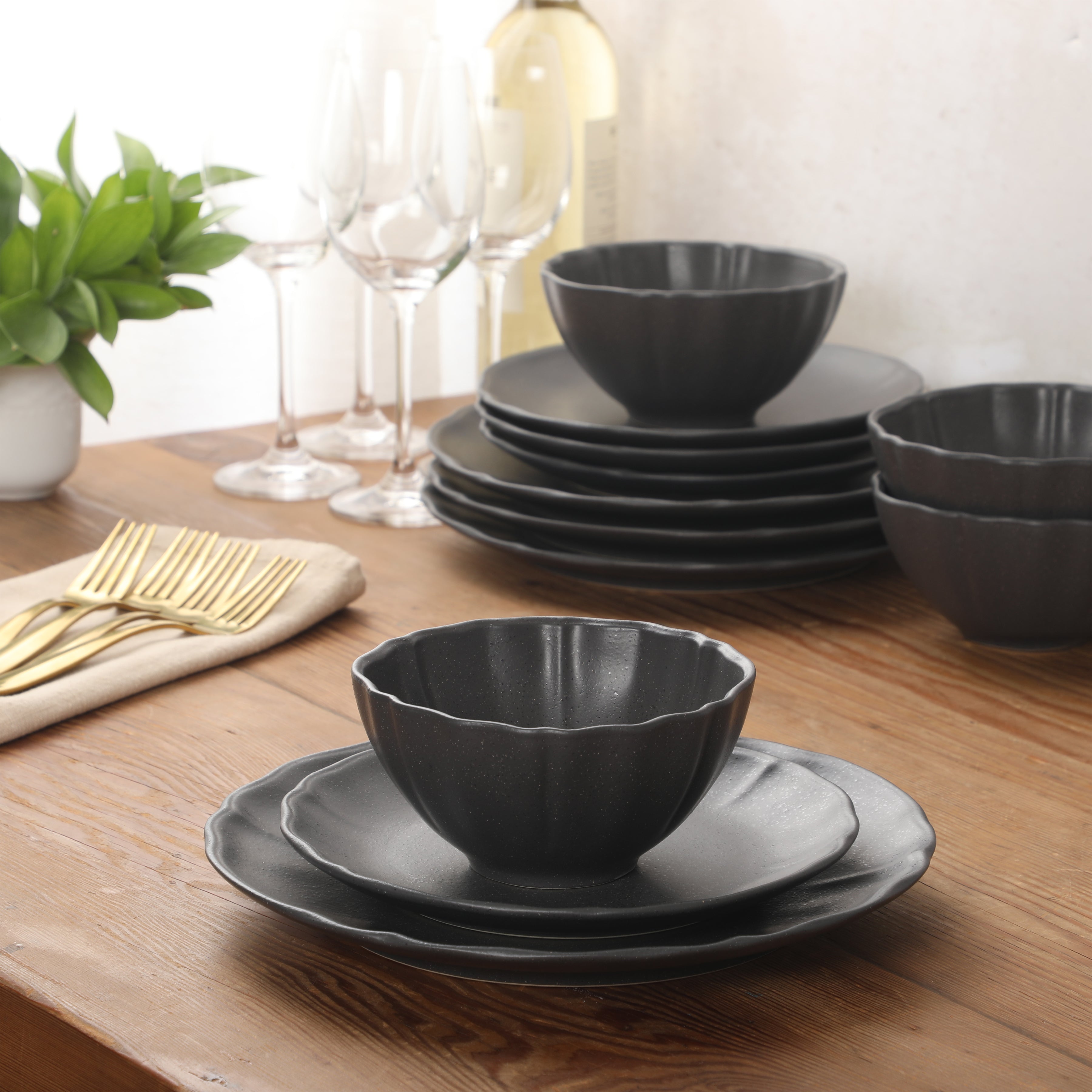 Gibson Elite Vista Rossio - Made In Portugal - 12 Piece Dinnerware Set for 4,  Ceramic Plates and Bowls Sets, Stoneware Dinner Plates and Bowls
