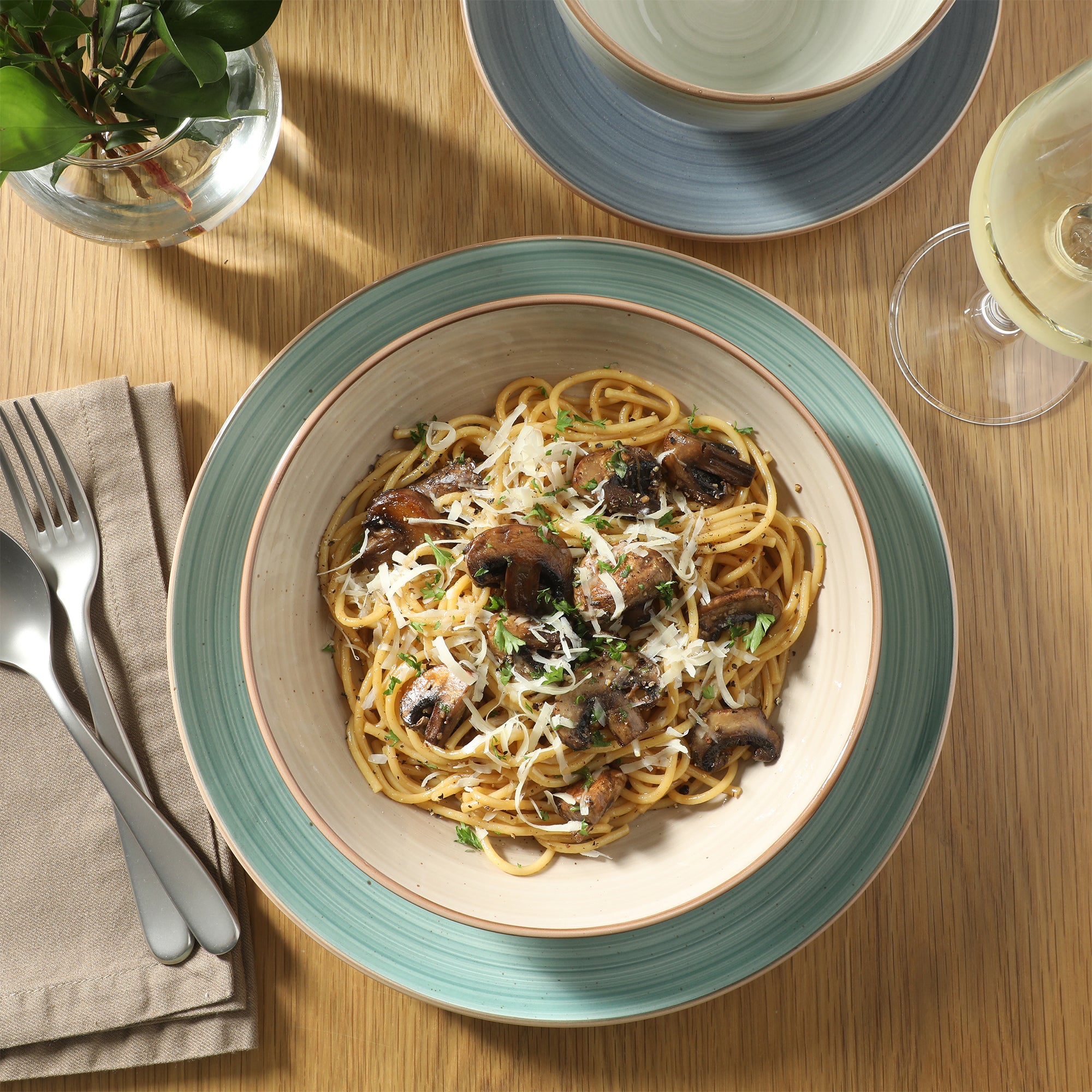 Gibson Home Stonebury 16 Piece Plates and Bowls Assorted Color Dishes - Handpainted Stoneware Dinnerware Set - Service for 4