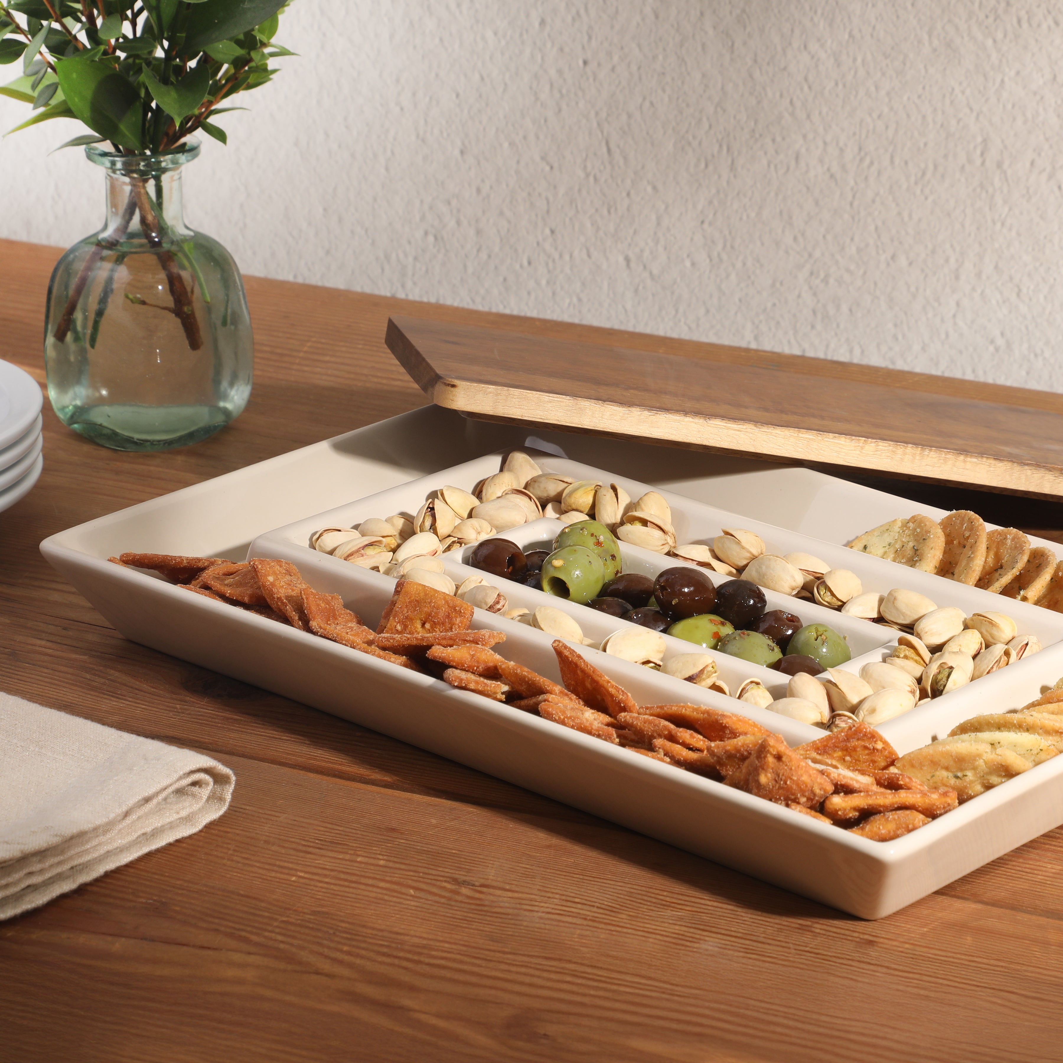 Gibson Elite 3-Section Stoneware Serving Tray with Acacia Lid – Taupe Rectangular Chip & Dip, Condiment, Snack and Appetizer Server for Parties & Entertaining