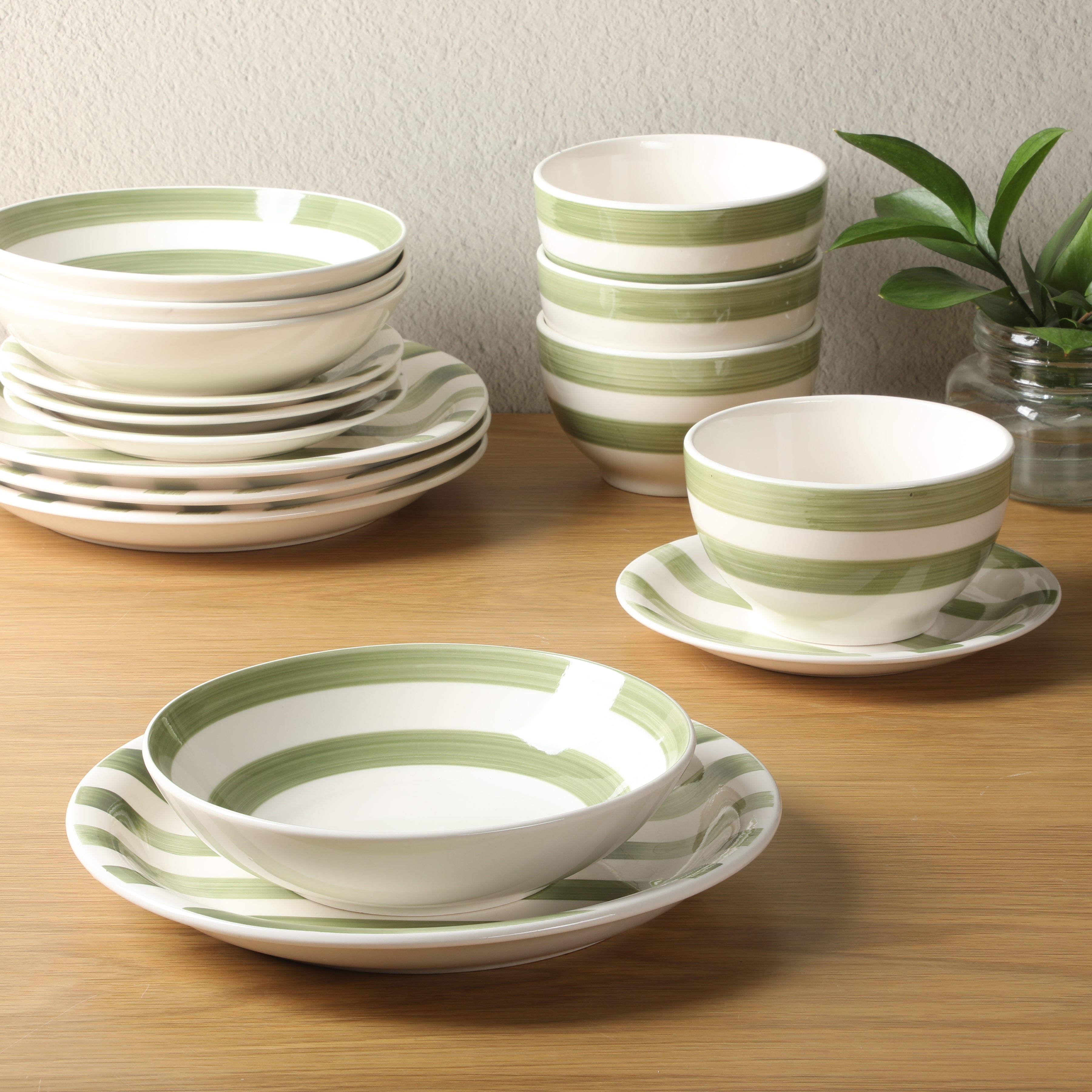 Gibson Home Kenwood Shores 16 Piece Dinnerware Set, Stoneware, Hand-Painted Plates and Bowls, Service for 4, Microwave & Dishwasher Safe