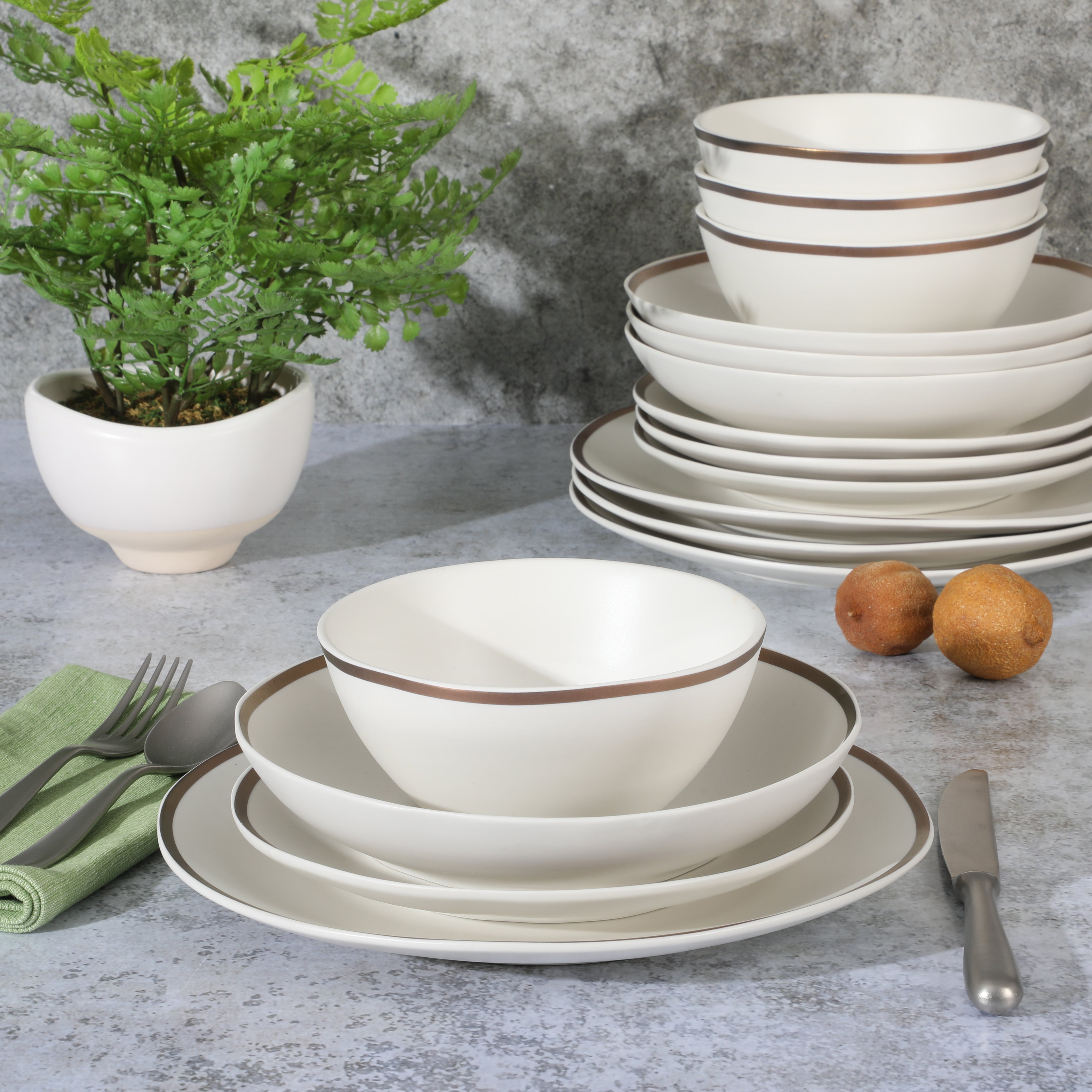 Gibson Elite Kings Road Double Plates and Bowl Organic Round Porcelain