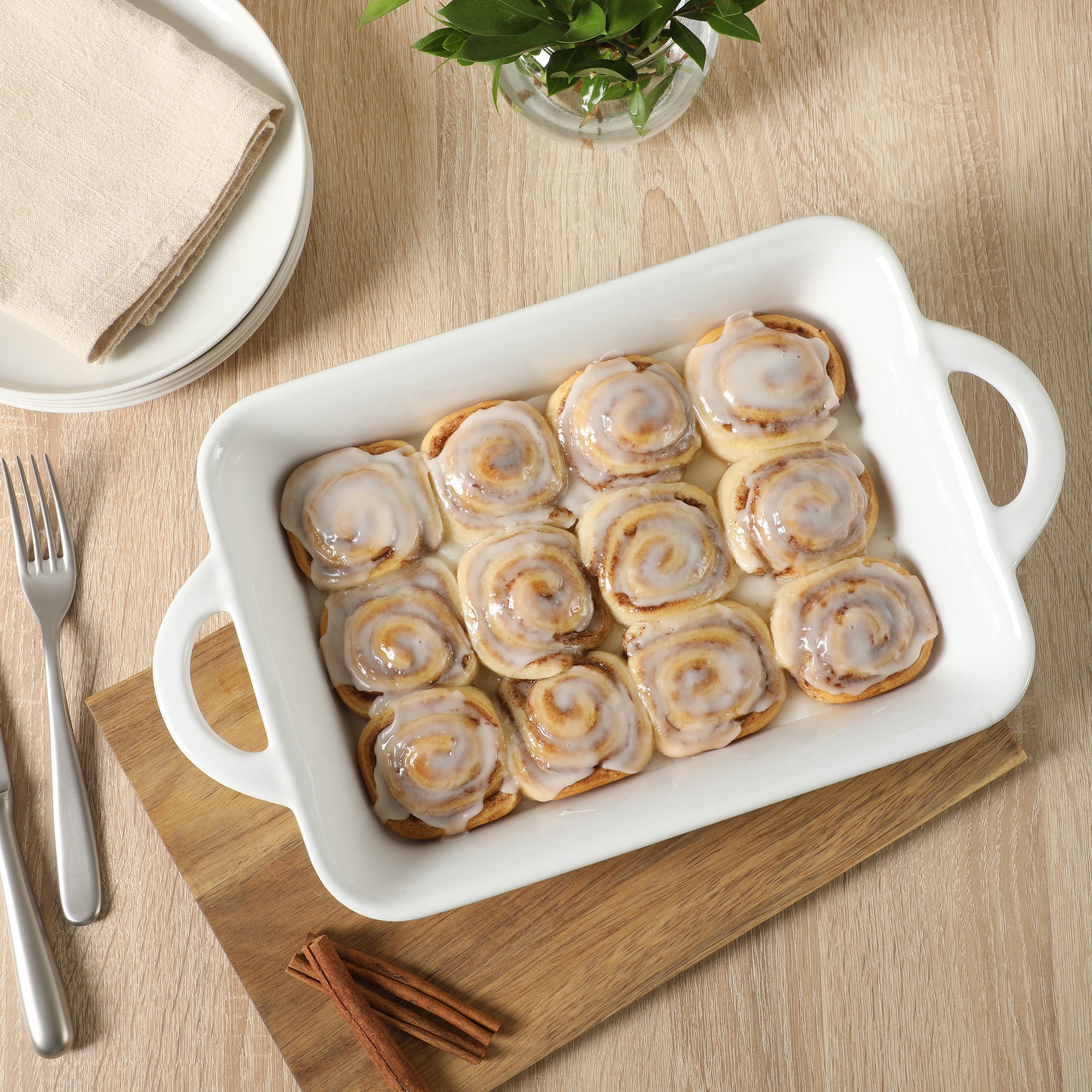 Gibson Home Gracious Dining 2.5-Quart White Stoneware Baking Dish with Handles – 14.6 x 8.5-Inch Rectangular Oven Safe Casserole & Roasting Baker