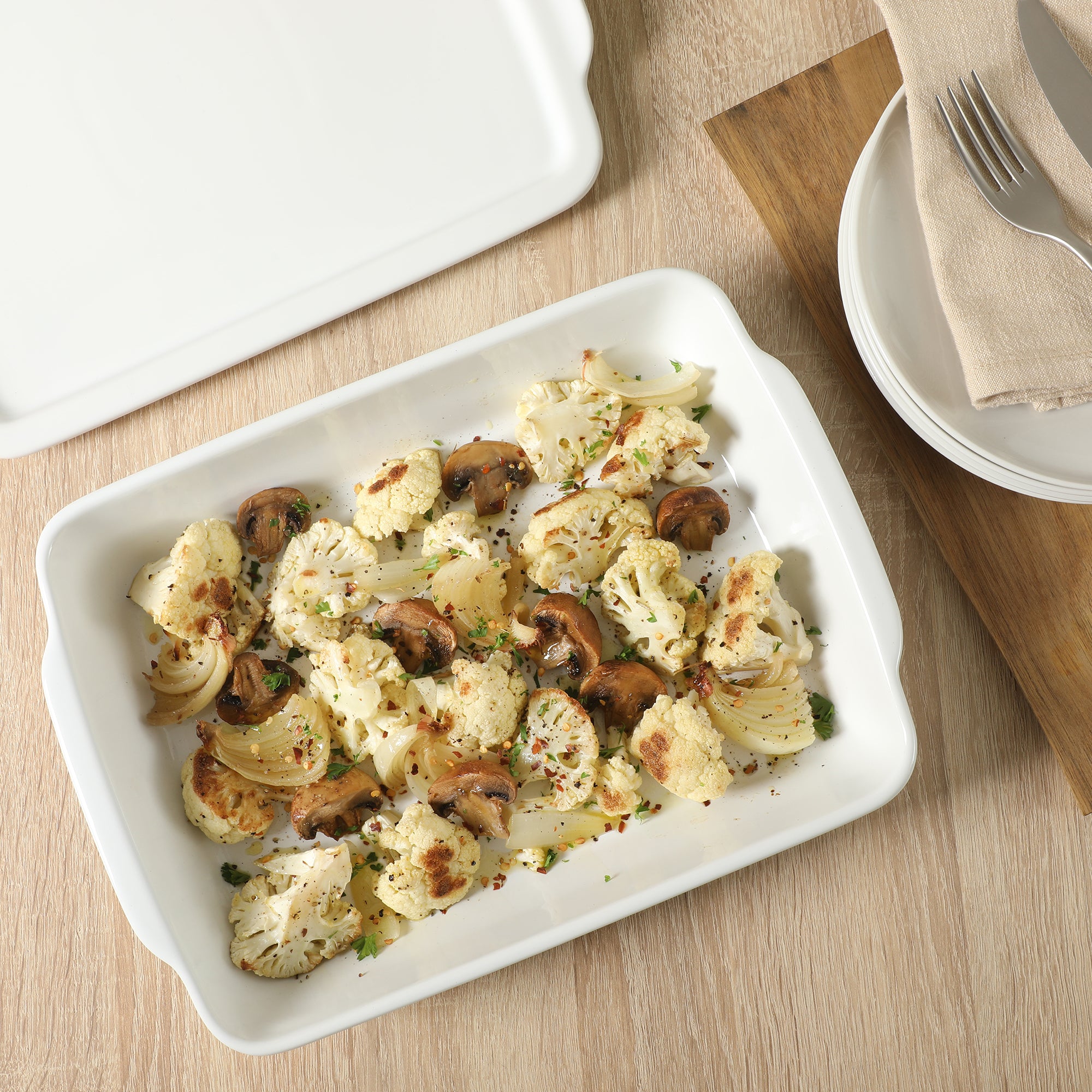 Gibson Home Gracious Dining 2.6-Quart White Stoneware Covered Baking Dish with Multi-Purpose Lid – 12.7 x 9-Inch Rectangular Oven Safe Casserole, Lasagna & Roasting Baker, Lid Doubles as Serveware or Trivet