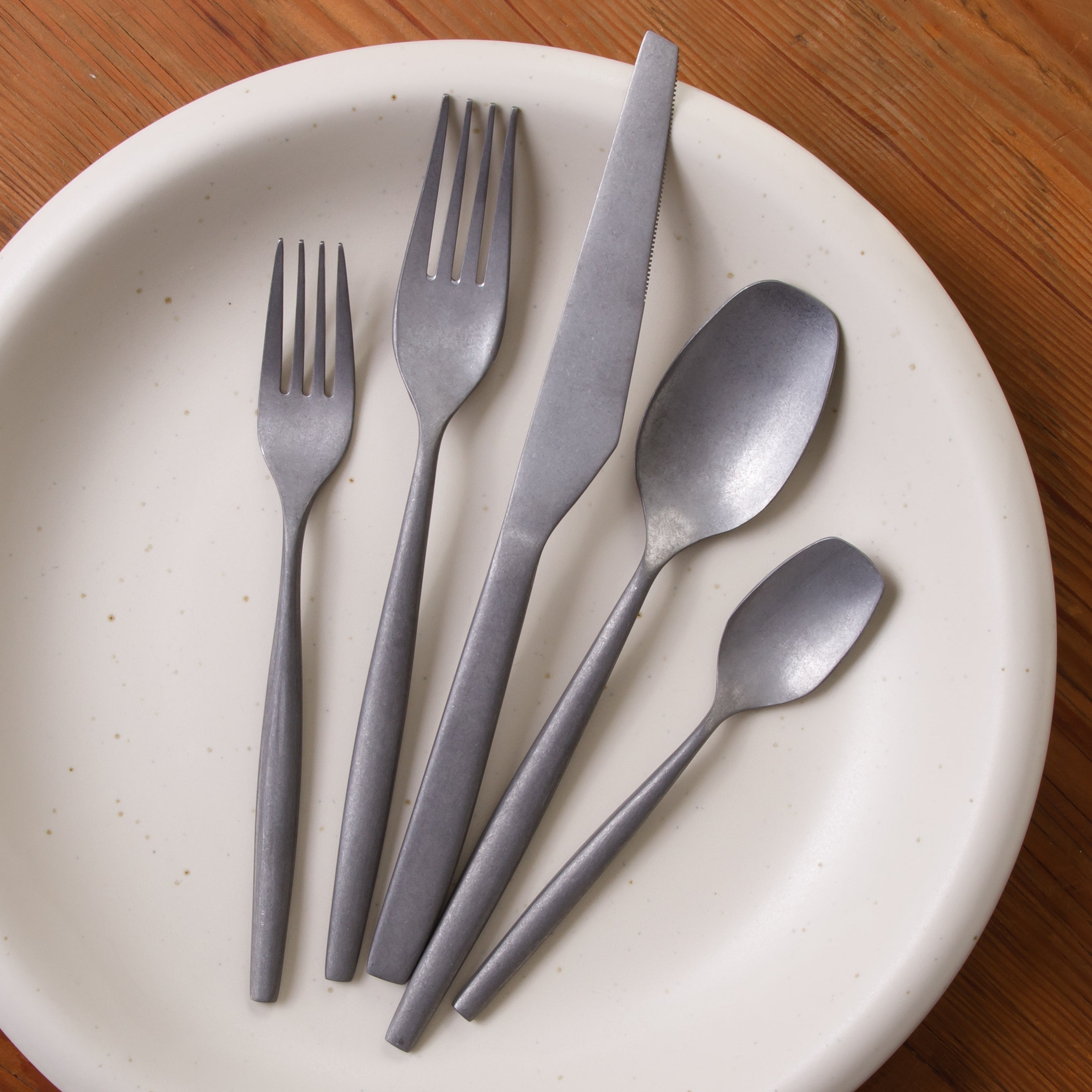 Bloomhouse 20 Piece Stone Washed Flatware 18/10 Stainless Steel Silverware Cutlery Utensil Set With Acacia Wood Caddy - Service for 4