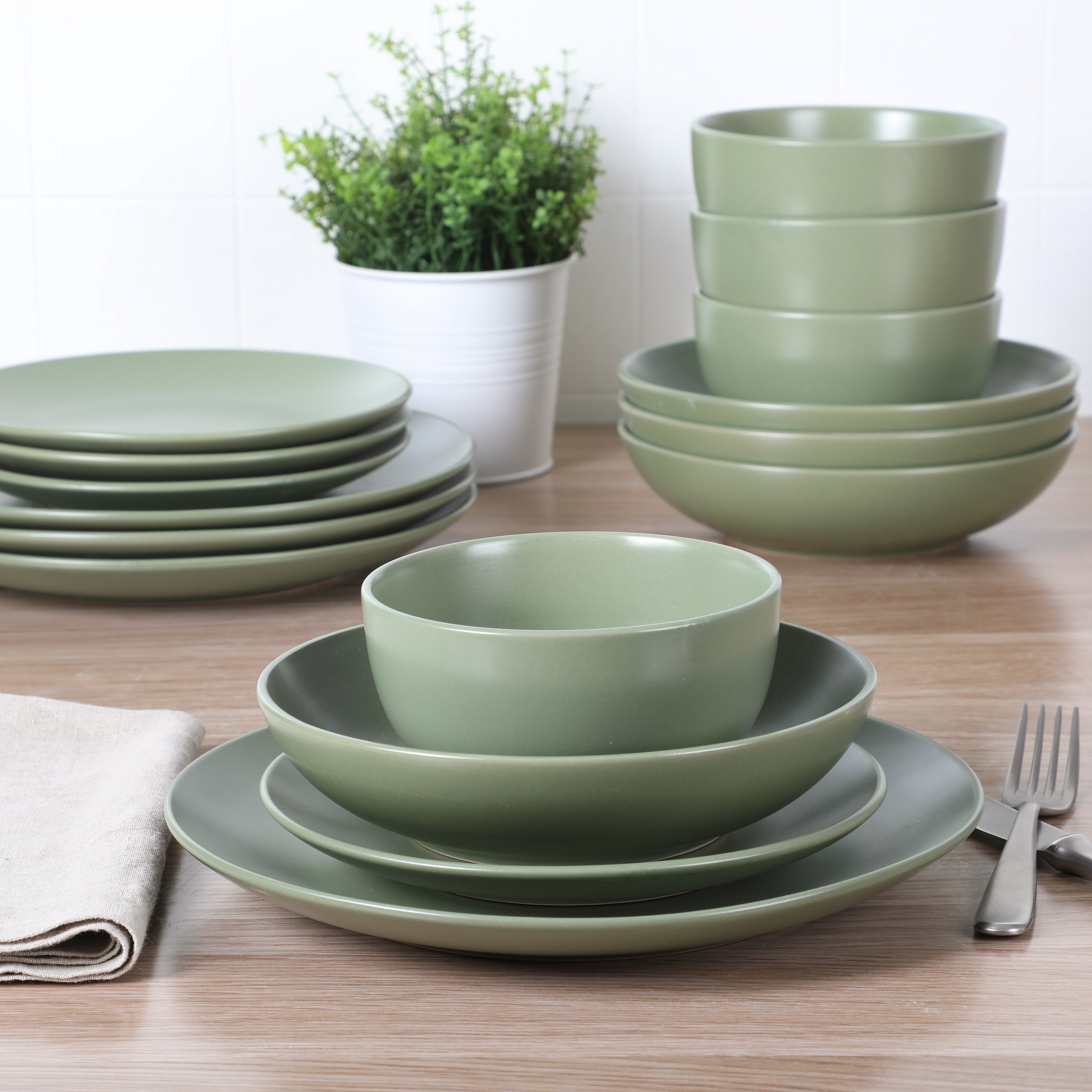 Sur La Table Kitchen Essentials Banquette 16 Piece Double Bowl Plates And Bowls Reactive Glaze Stoneware Dinnerware Set Greengreen Sur La Table Kitchen Essentials Banquette 16 Piece Double Bowl Plates And Bowls Reactive Glaze Stoneware Dinnerware Set Greengreen