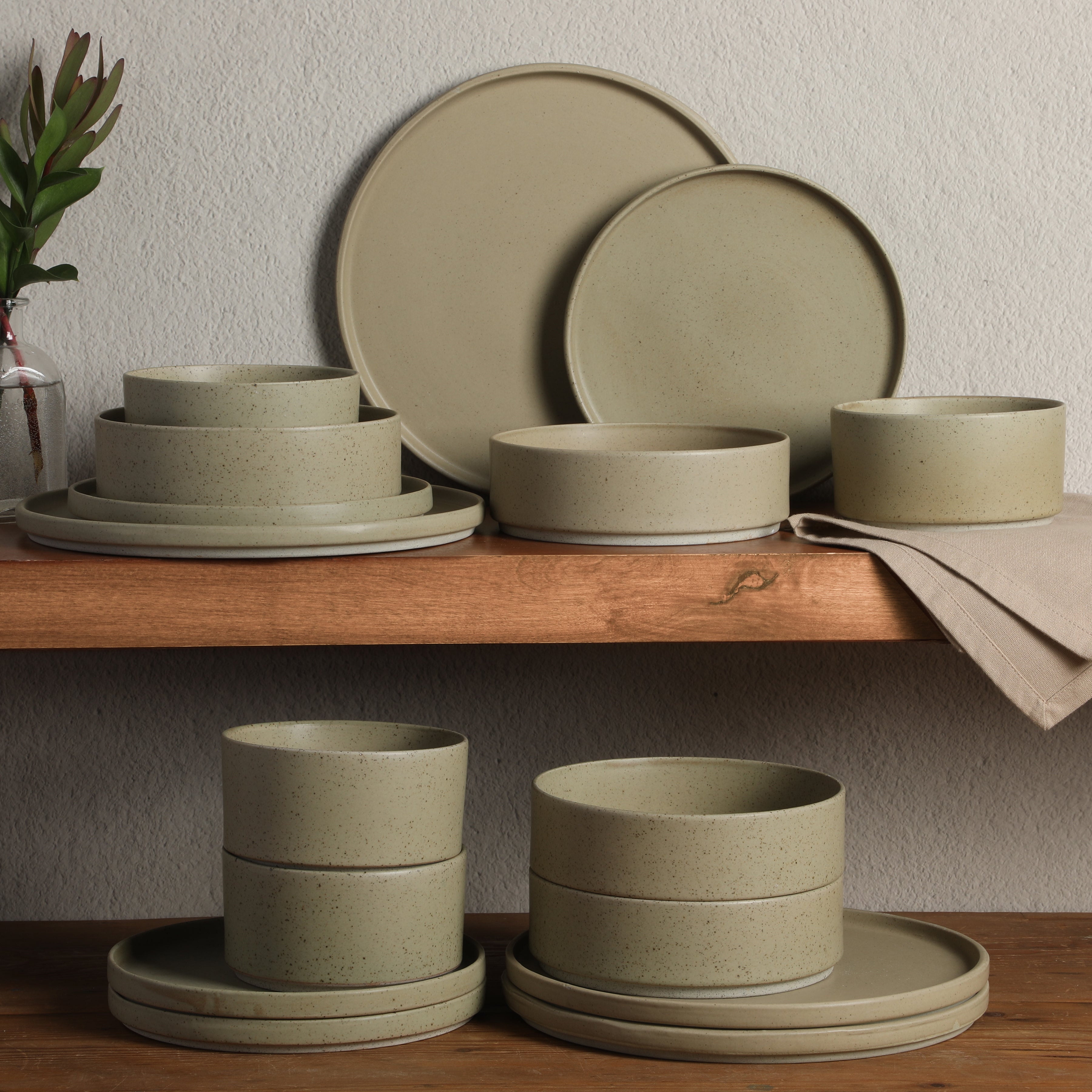 Gibson Elite Tatum Premium Porcelain Matte Reactive Glaze 16 Piece (Service for 4)  Plates and Bowls Stackable Dishes Ceramic Dinnerware Set