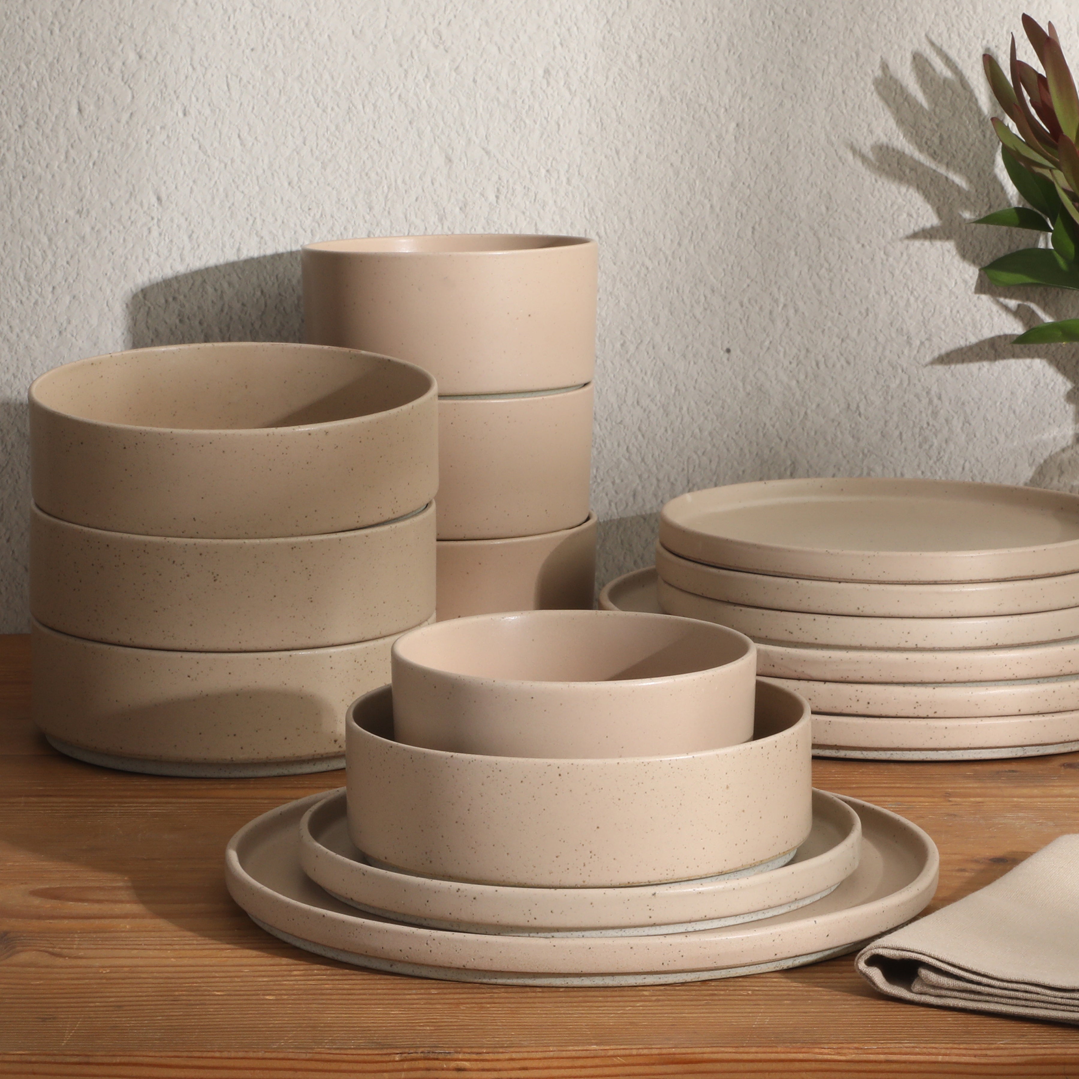 Gibson Elite Tatum Premium Porcelain Matte Reactive Glaze 16 Piece (Service for 4)  Plates and Bowls Stackable Dishes Ceramic Dinnerware Set
