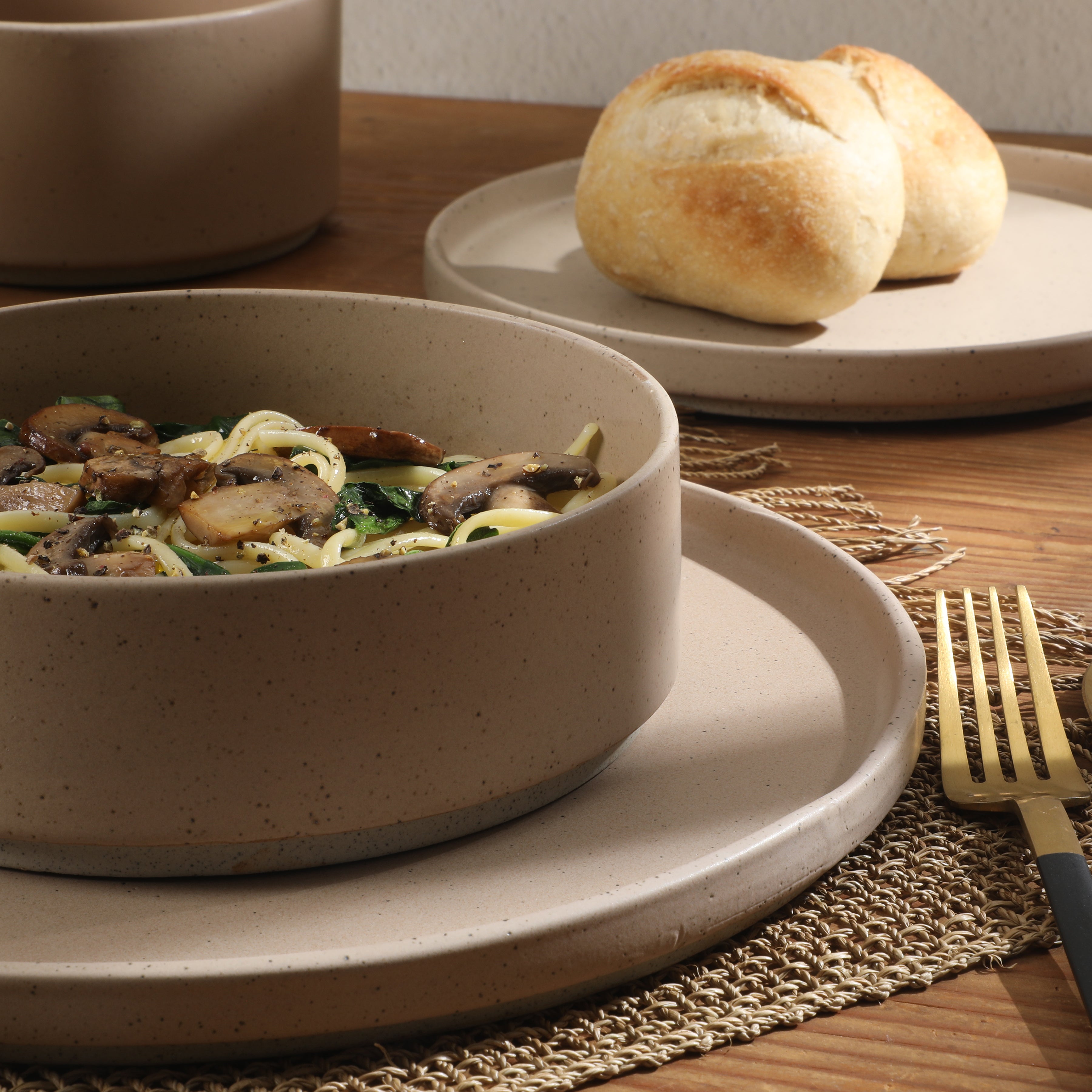 Gibson Elite Tatum Premium Porcelain Matte Reactive Glaze 16 Piece (Service for 4)  Plates and Bowls Stackable Dishes Ceramic Dinnerware Set
