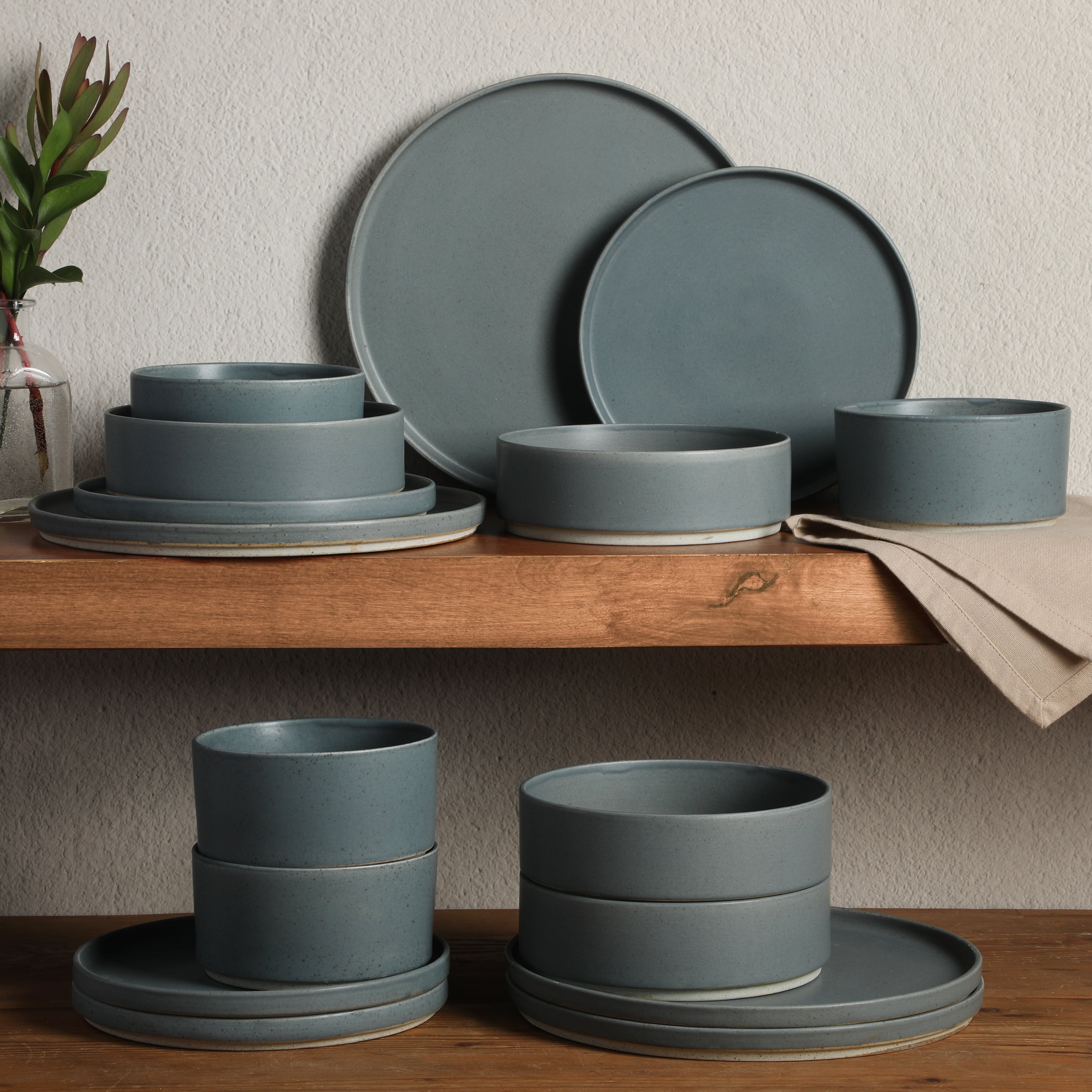 Gibson Elite Tatum Premium Porcelain Matte Reactive Glaze 16 Piece (Service for 4)  Plates and Bowls Stackable Dishes Ceramic Dinnerware Set