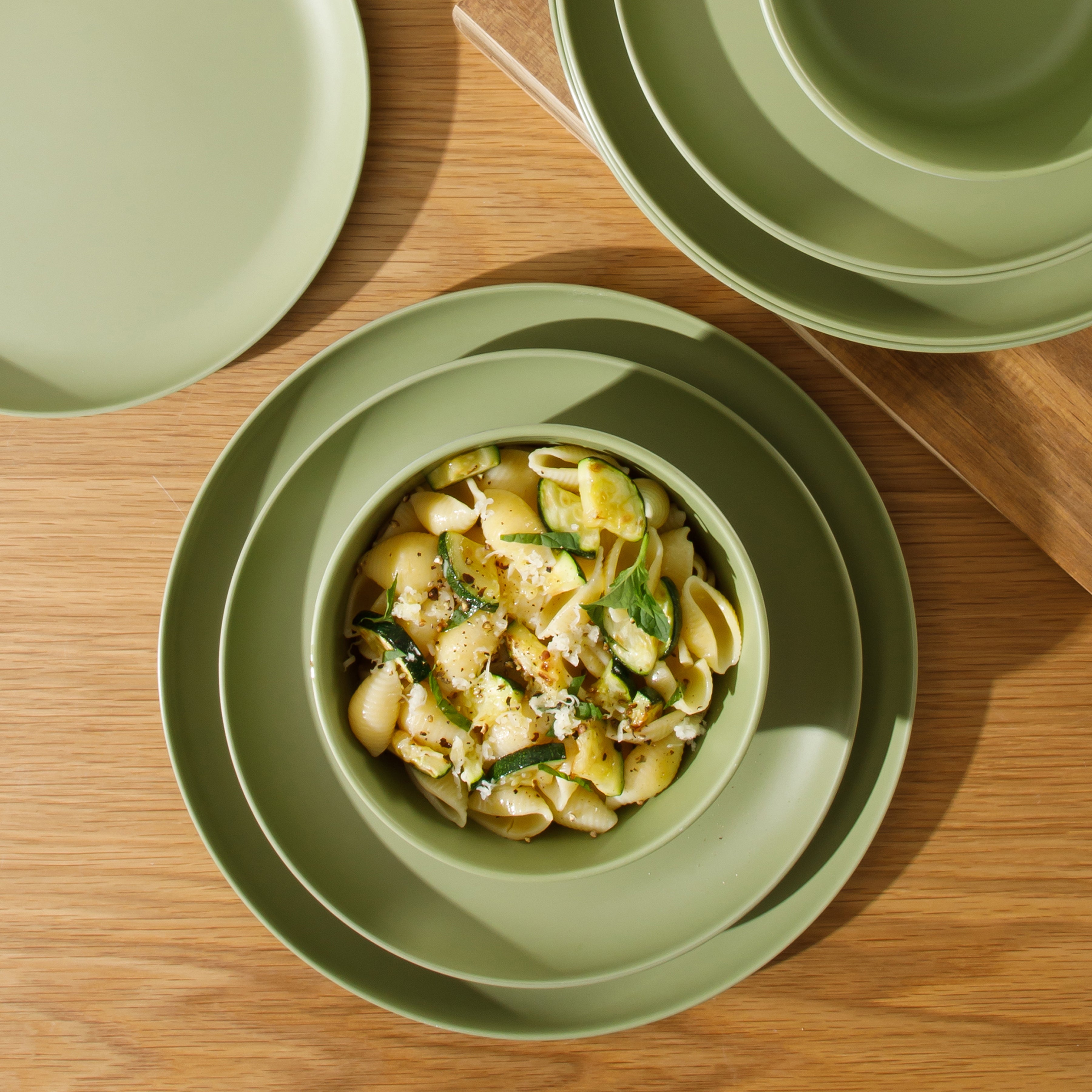 Gibson Home Fairhope 12 Piece Melamine Dinnerware Set - Matte Green