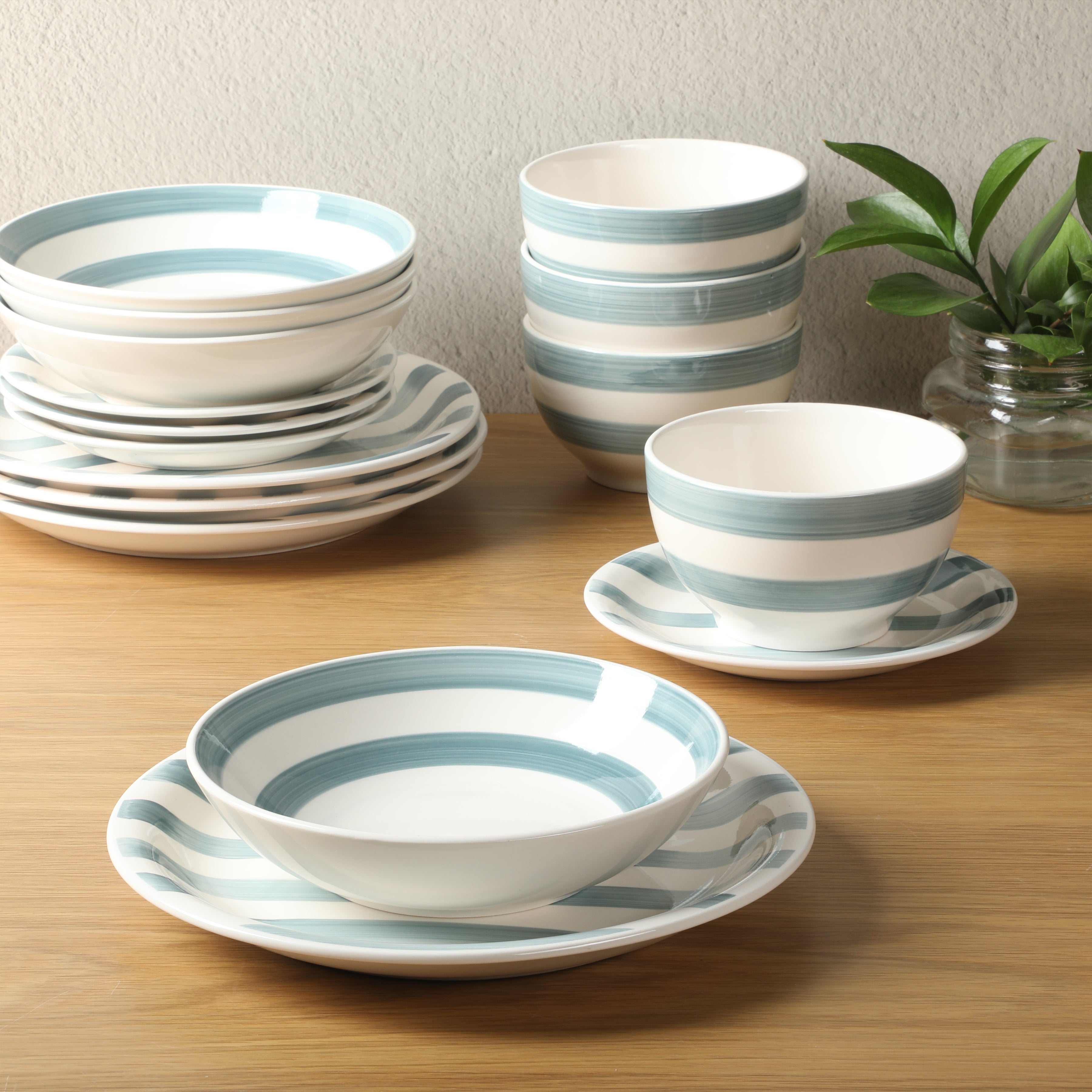 Gibson Home Kenwood Shores 16 Piece Dinnerware Set, Stoneware, Hand-Painted Plates and Bowls, Service for 4, Microwave & Dishwasher Safe