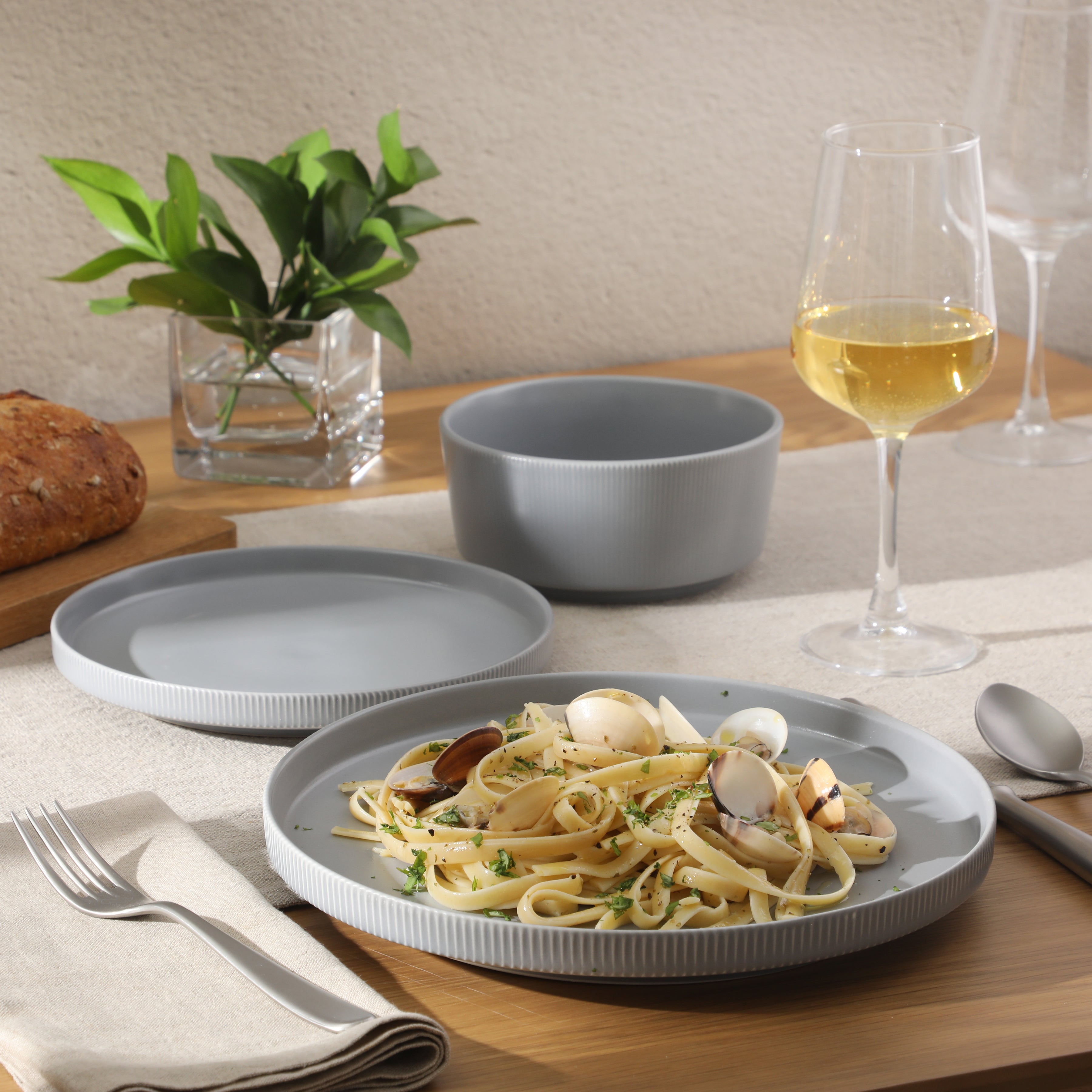 Gibson Home Dempsey Road 12-Piece Stoneware Dinnerware Set – Service for 4, Round Plates and Bowls, Durable Solid Color Modern Embossed Dish Set, Microwave & Dishwasher Safe