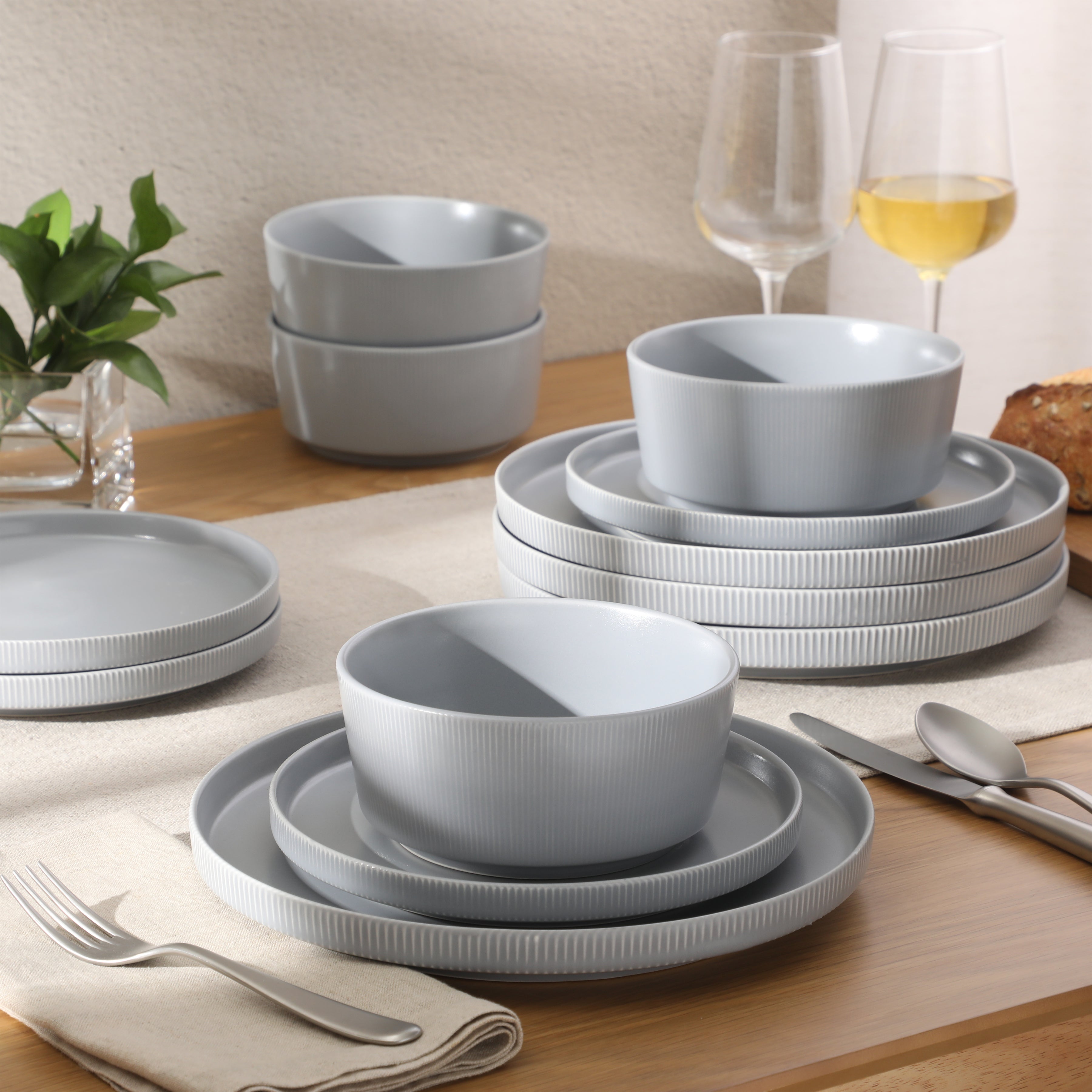 Gibson Home Dempsey Road 12-Piece Stoneware Dinnerware Set – Service for 4, Round Plates and Bowls, Durable Solid Color Modern Embossed Dish Set, Microwave & Dishwasher Safe