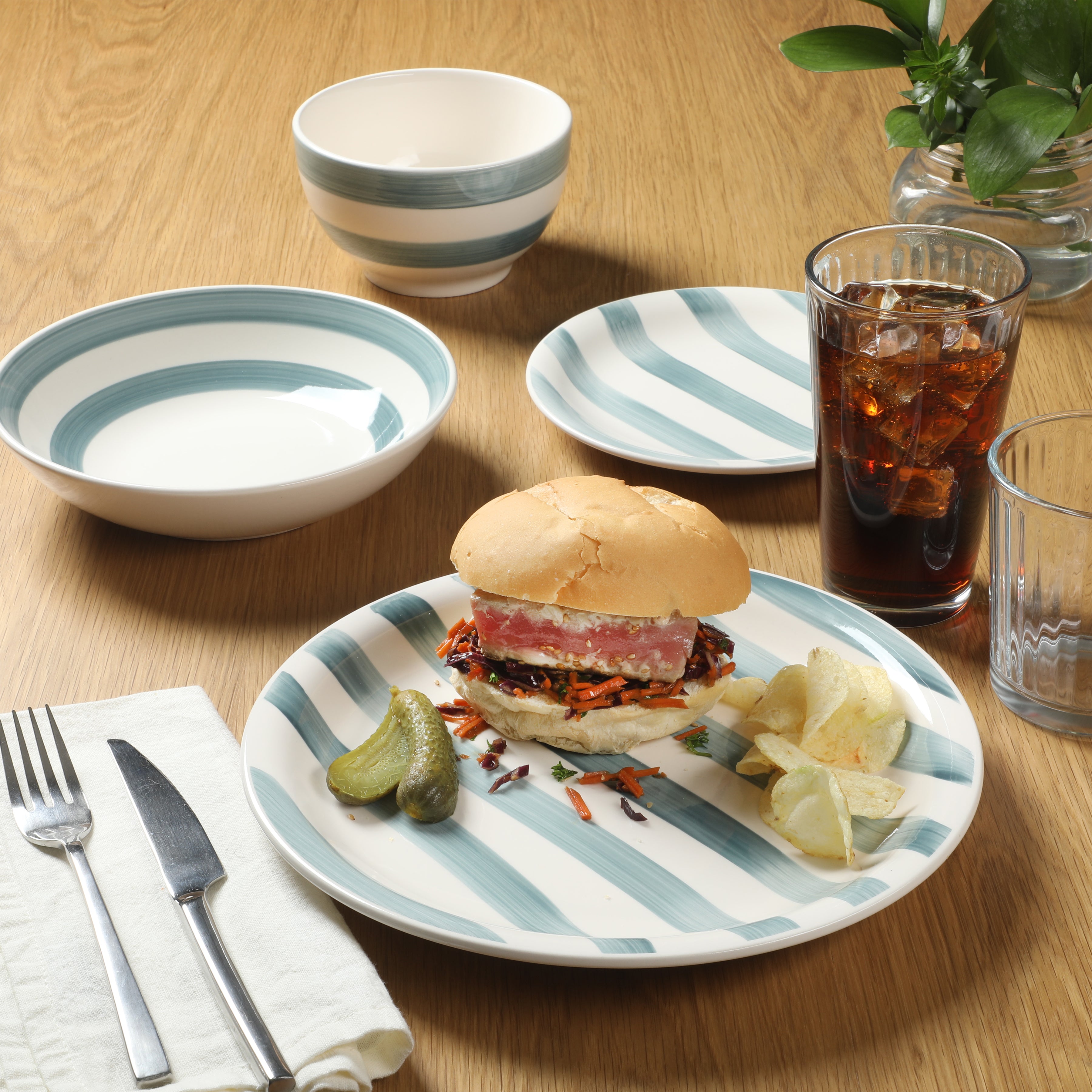 Gibson Home Kenwood Shores 16 Piece Dinnerware Set, Stoneware, Hand-Painted Plates and Bowls, Service for 4, Microwave & Dishwasher Safe