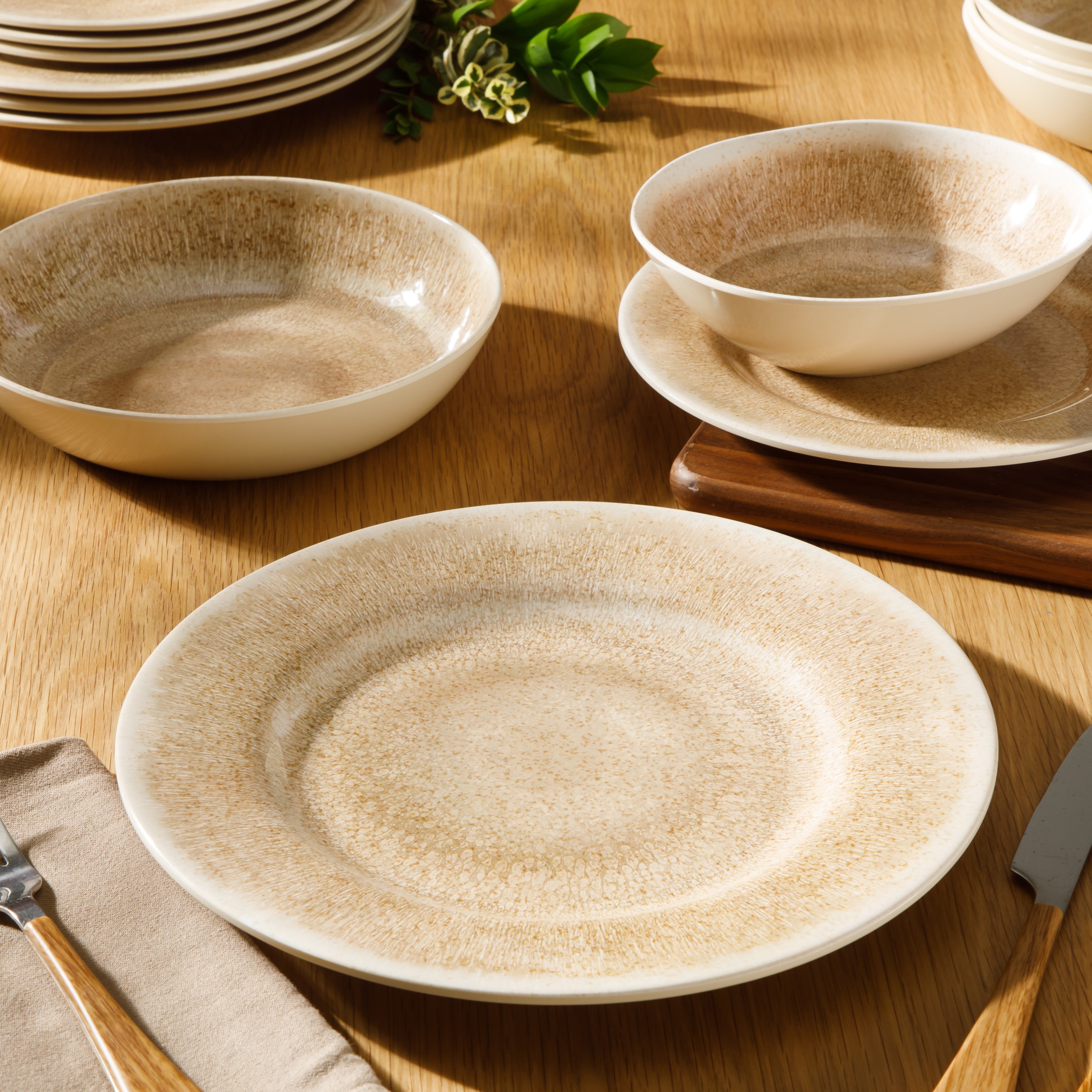 Gibson Home Casper Court 16-Piece Melamine Dinnerware Set – Reactive Glaze Look Plates and Bowls, Service for 4 – Top Rack Dishwasher Safe Everyday Dining Set