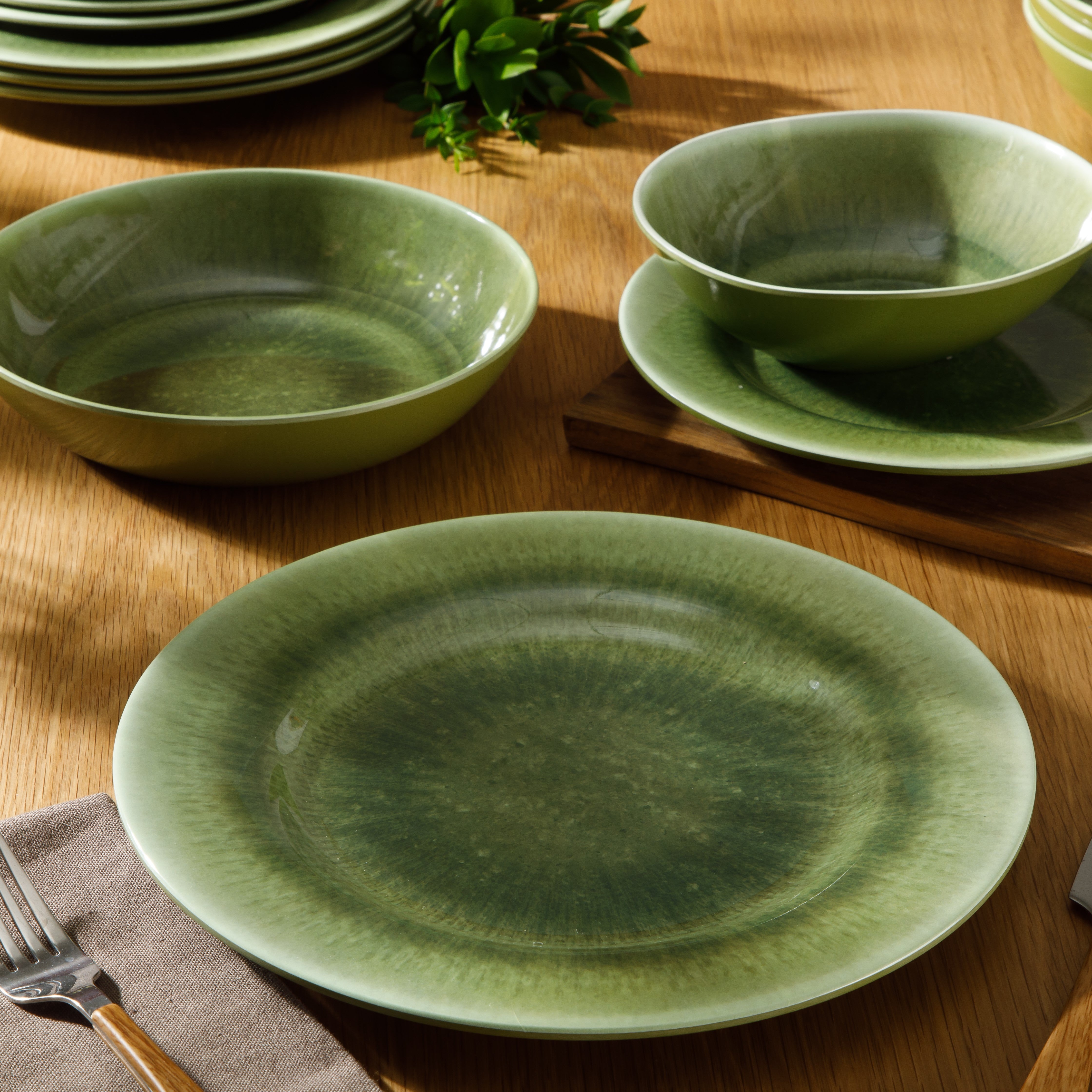 Gibson Home Casper Court 16-Piece Melamine Dinnerware Set – Reactive Glaze Look Plates and Bowls, Service for 4 – Top Rack Dishwasher Safe Everyday Dining Set