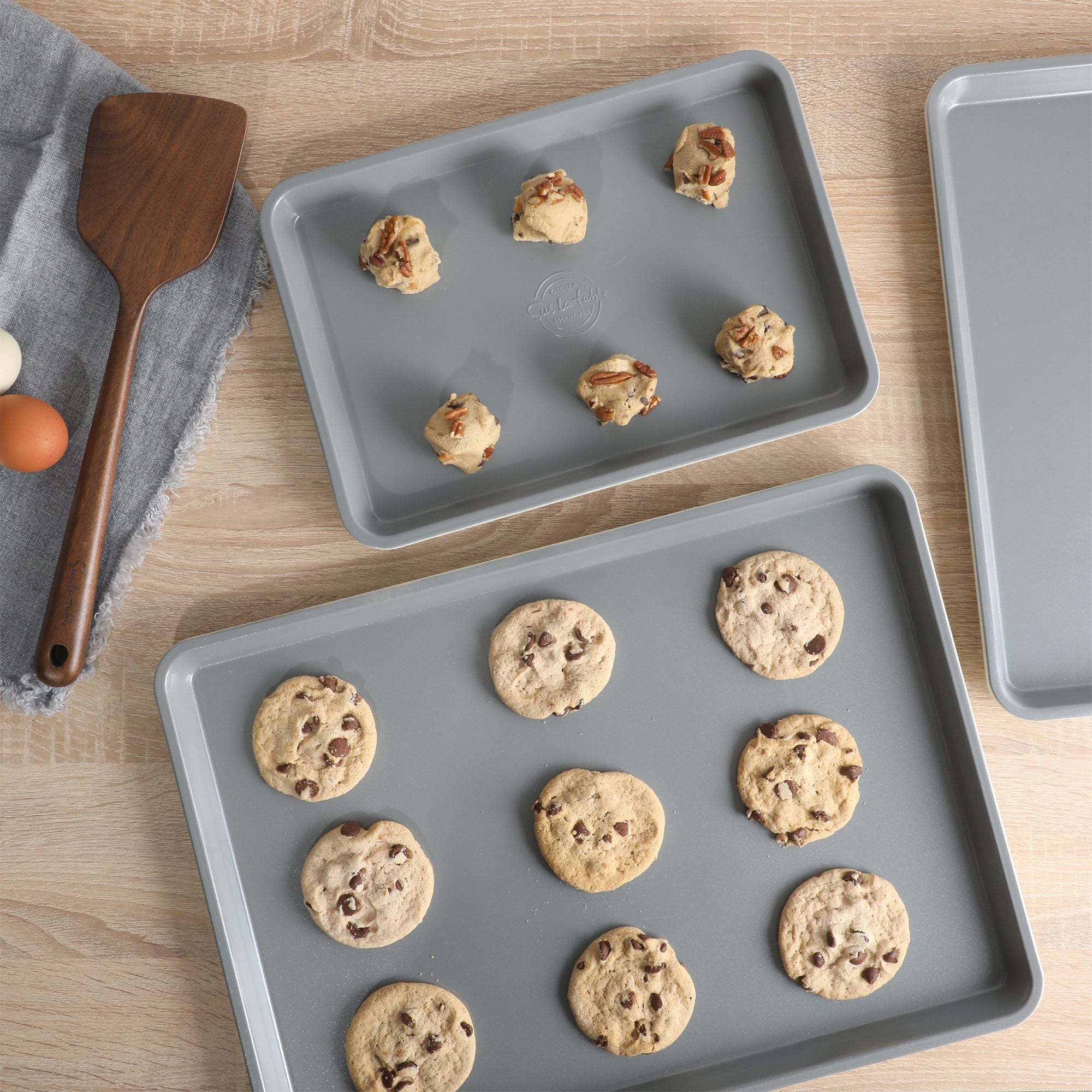 Sur La Table Kitchen Essentials Bake Sale 3-Piece Cookie Sheet Set – N