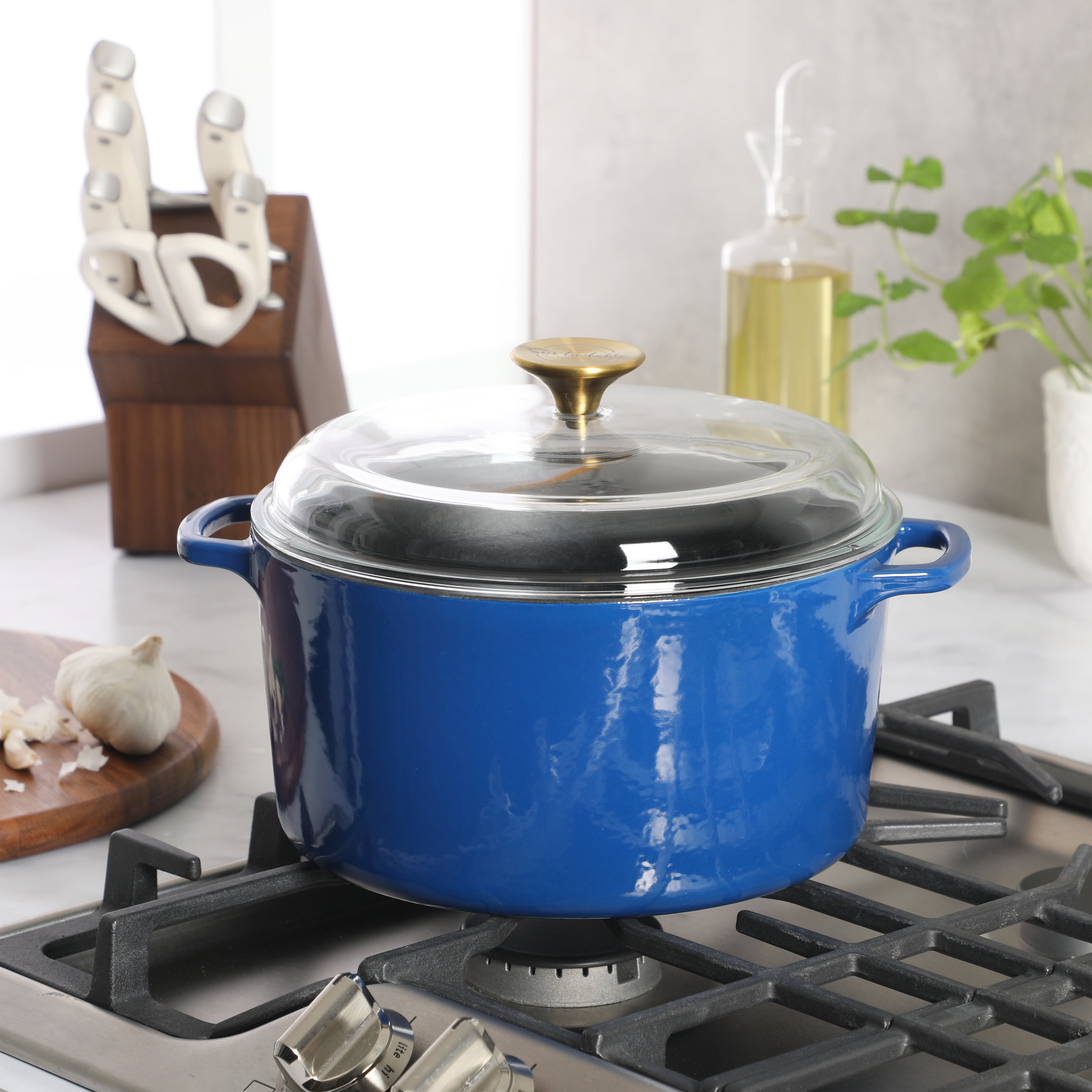 Sur La Table Kitchen Essentials Supper Club 5-Quart Enamel-Coated Cast Iron Dutch Oven Pot with Oven Safe Glass Lid, Oven-to-Table Cookware for Bread, Soups, Stews & Braising