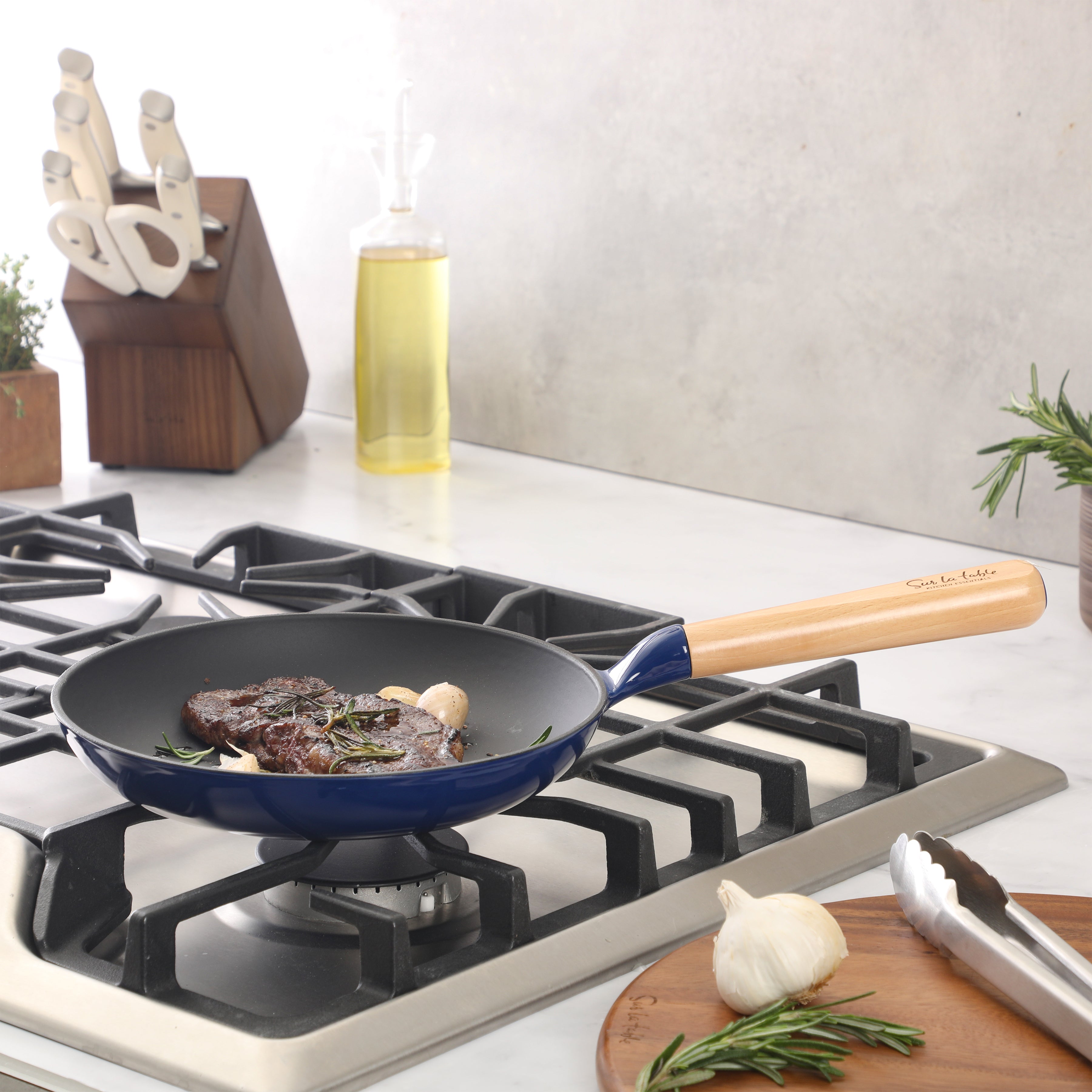 Sur La Table Kitchen Essential Main Canteen 9.5" Pre-Seasoned Cast Iron Skillet w/ Wood Handle, Natural Nonstick Lightweight Frying Pan for Searing, Sautéing & Everyday Cooking