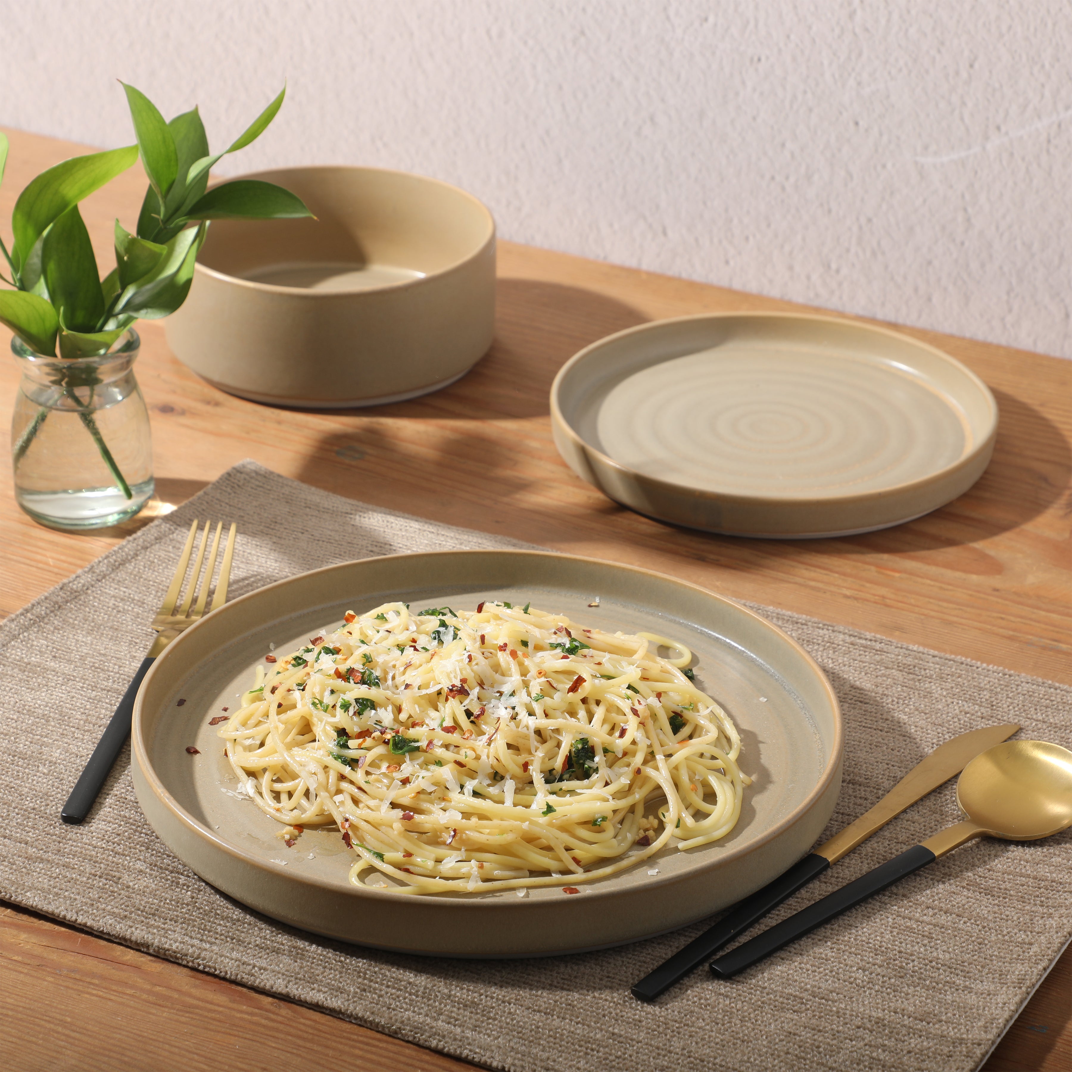 Gibson Elite Echo Bay 12 Piece Porcelain Reactive Glaze (Service for 4) Ceramic Plates and Bowls Modern Stackable Dinnerware Set