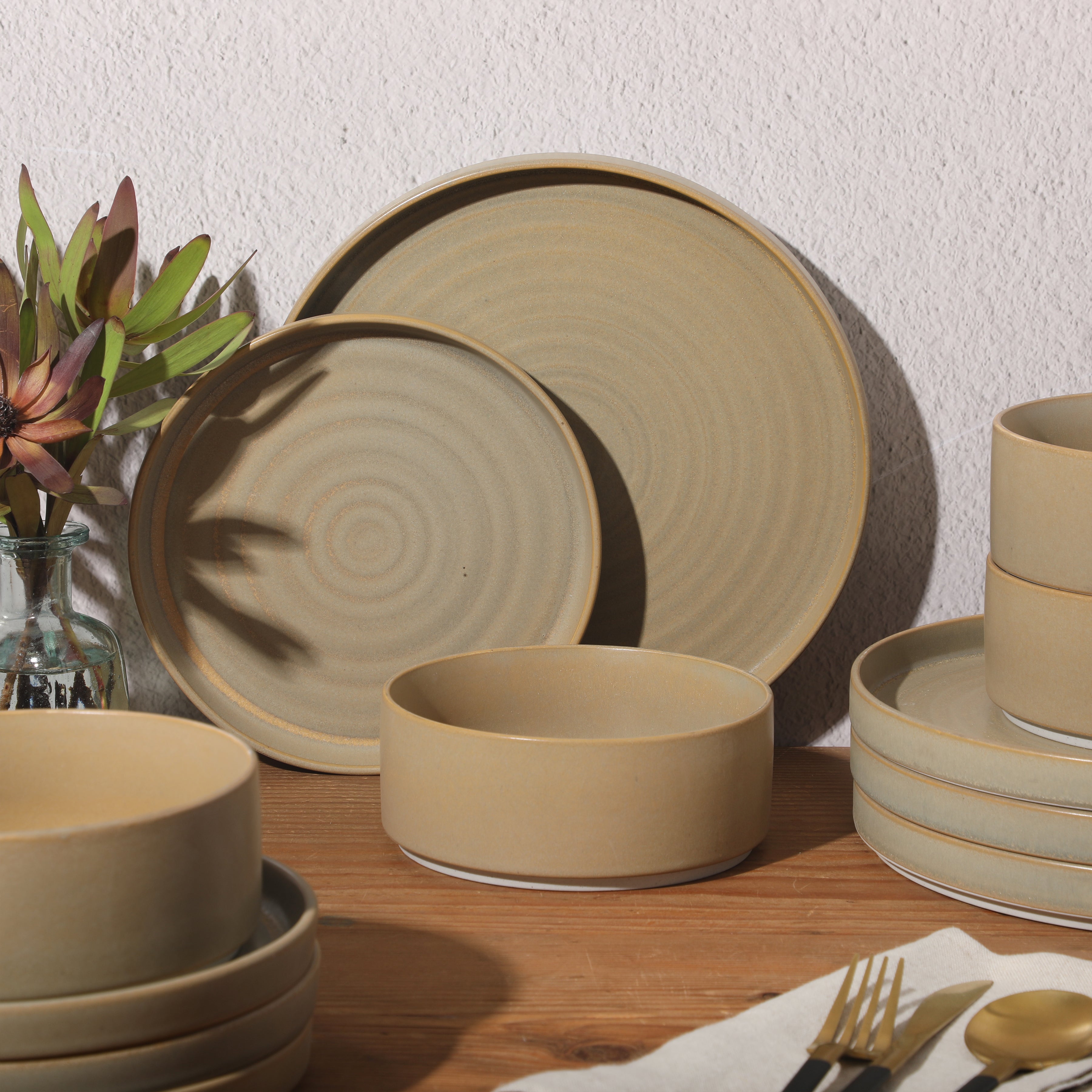 Gibson Elite Echo Bay 12 Piece Porcelain Reactive Glaze (Service for 4) Ceramic Plates and Bowls Modern Stackable Dinnerware Set