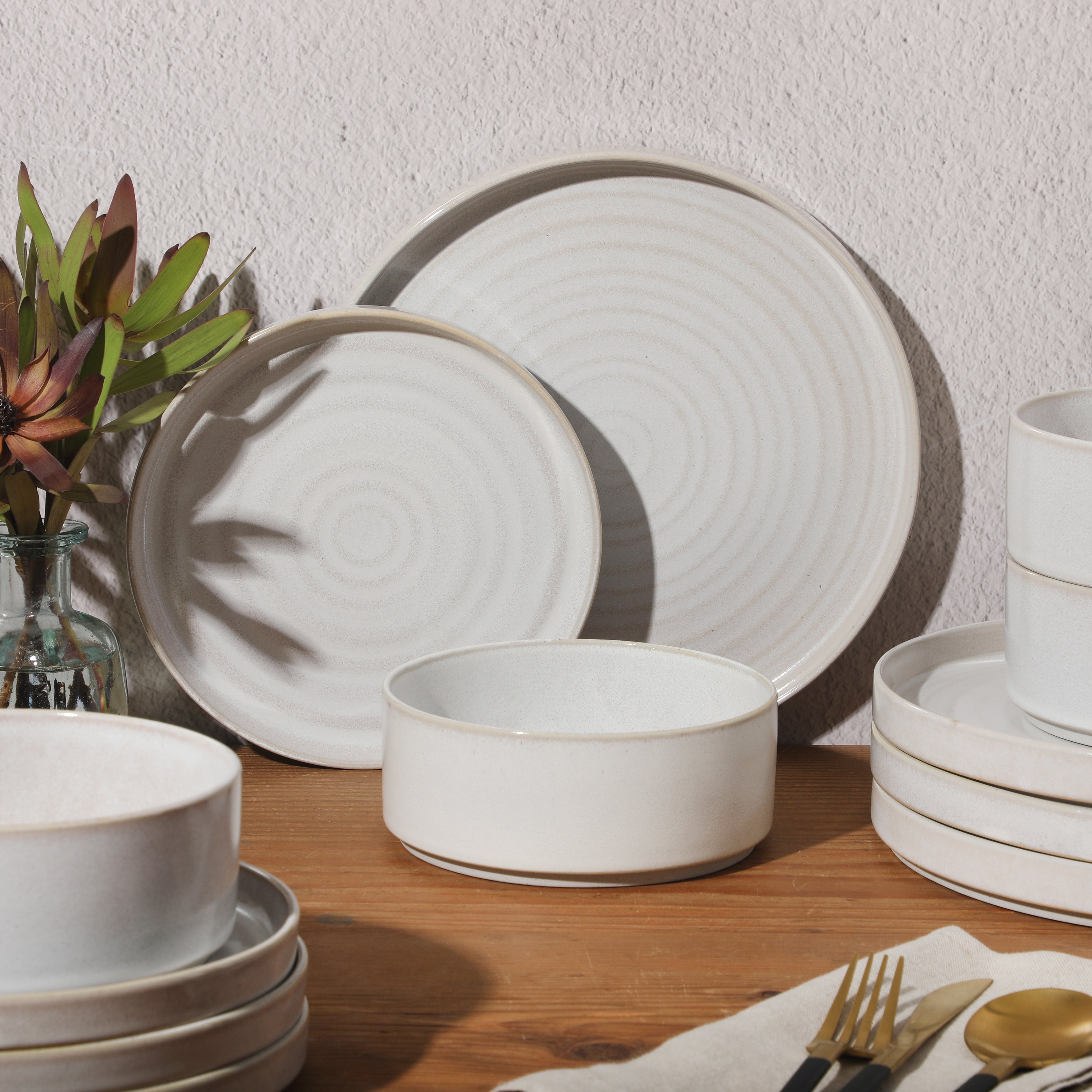 Gibson Elite Echo Bay 12 Piece Porcelain Reactive Glaze (Service for 4) Ceramic Plates and Bowls Modern Stackable Dinnerware Set